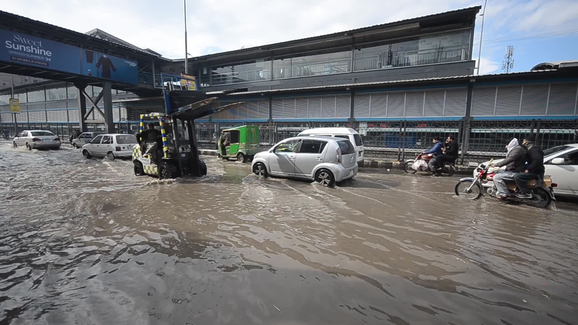 Four People killed in rain related incidents in Peshawar 