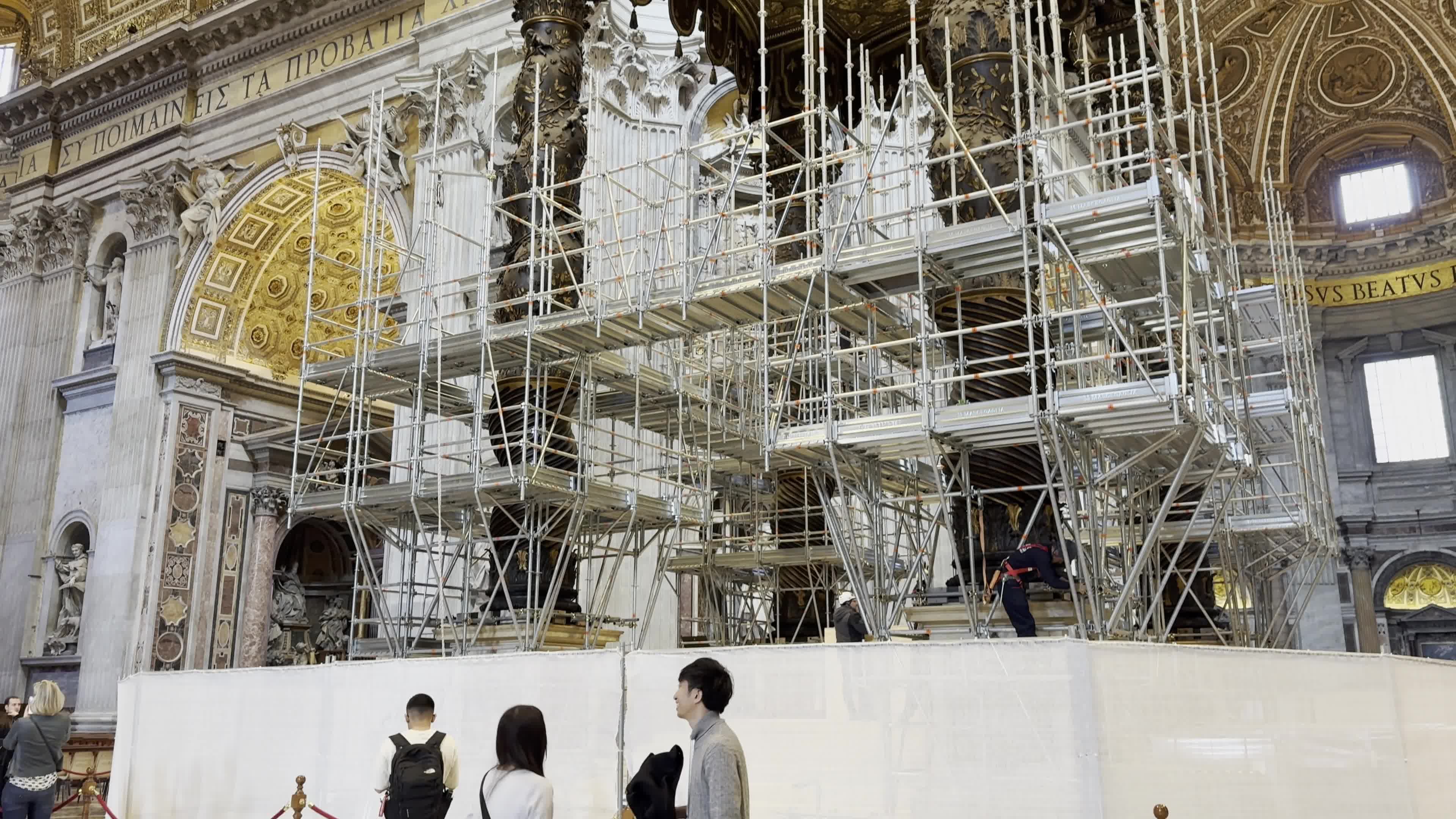 Vatican restorers set to work on St Peter's centrepiece