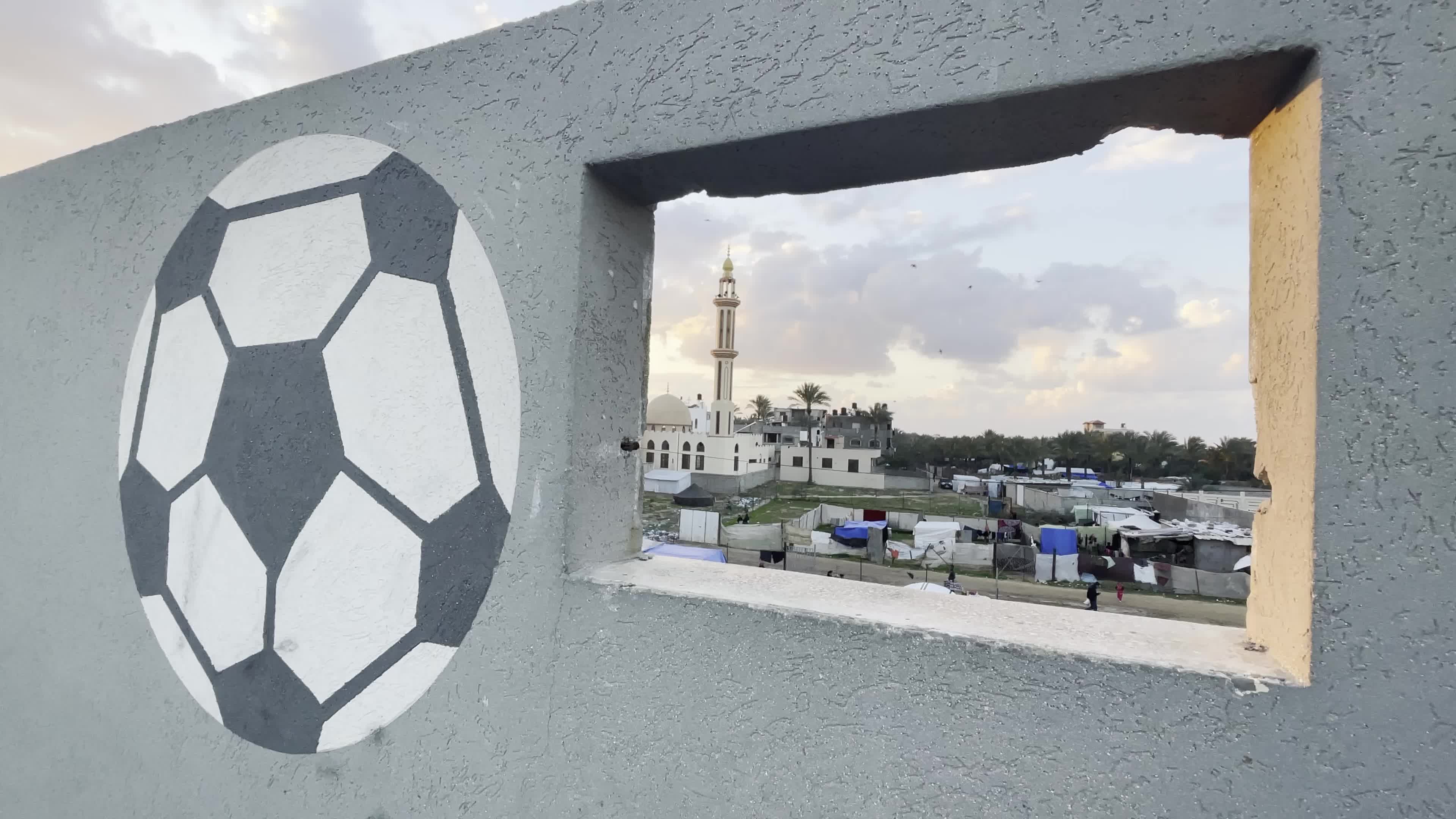 Makeshift Camp in Gaza Amid Hamas-Israel Conflict