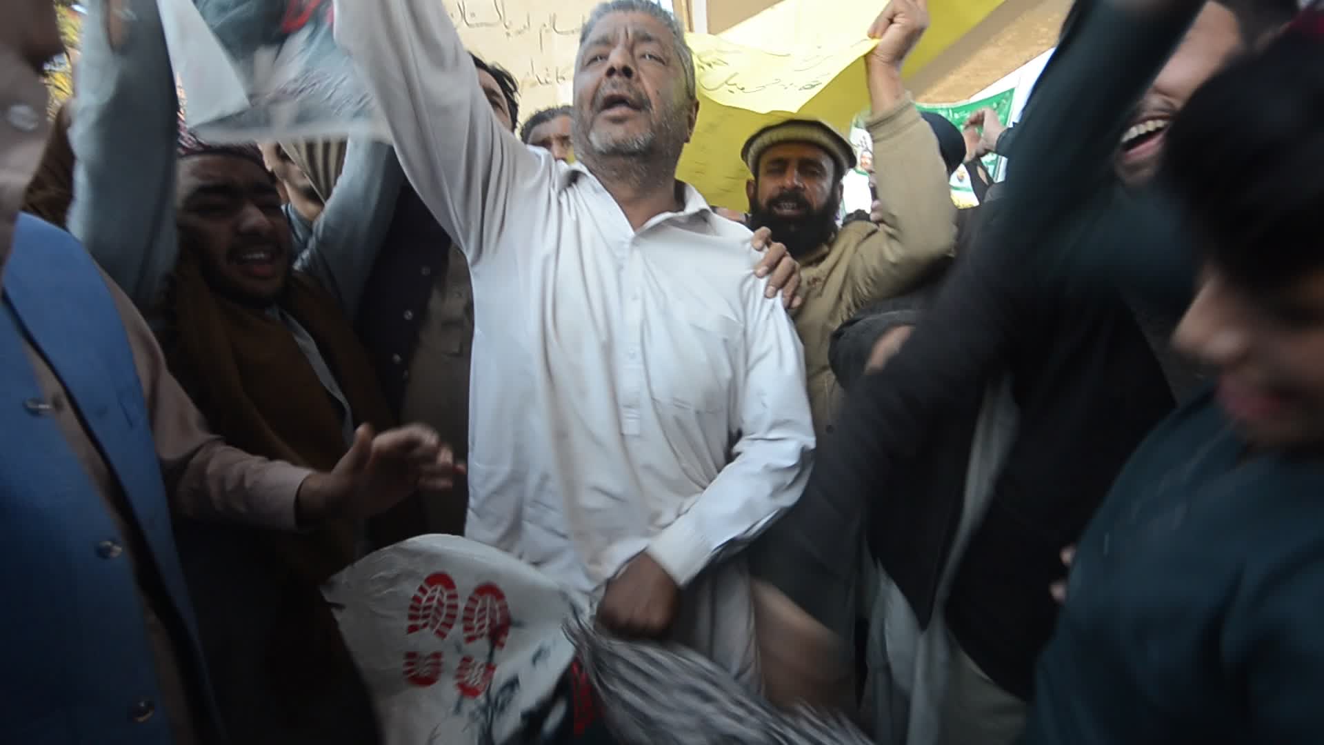 Islamists parties protest judgment by chief justice alleging blasphemy in Pakistan
