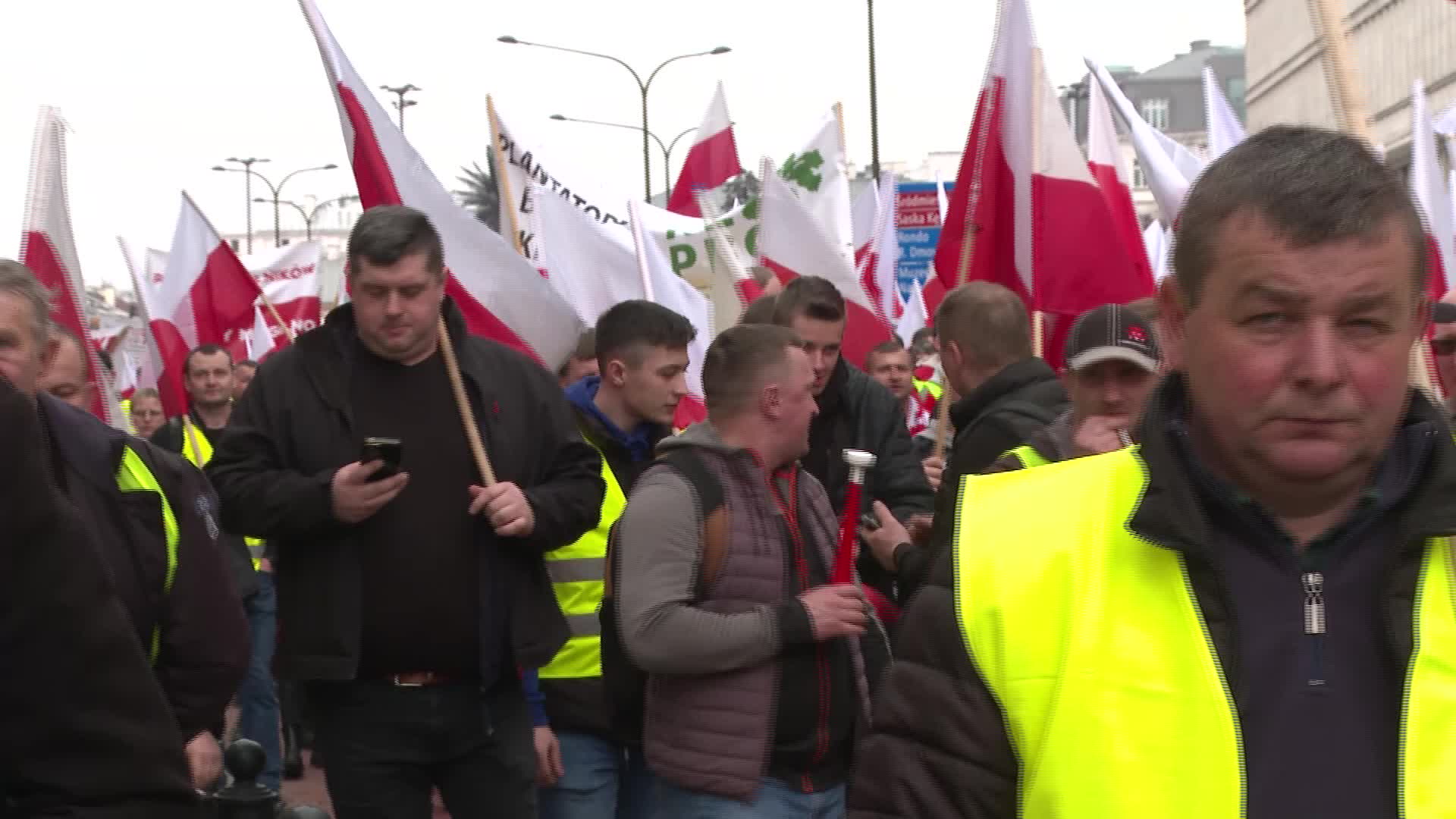 Farmers march in Warsaw to protest Ukrainian imports and EU policies