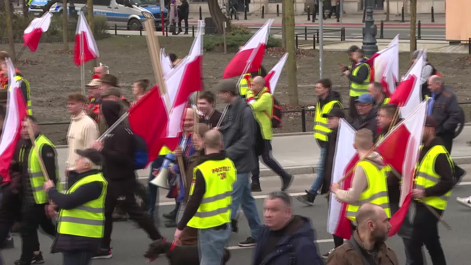 Farmers march in Warsaw to protest Ukrainian imports and EU policies