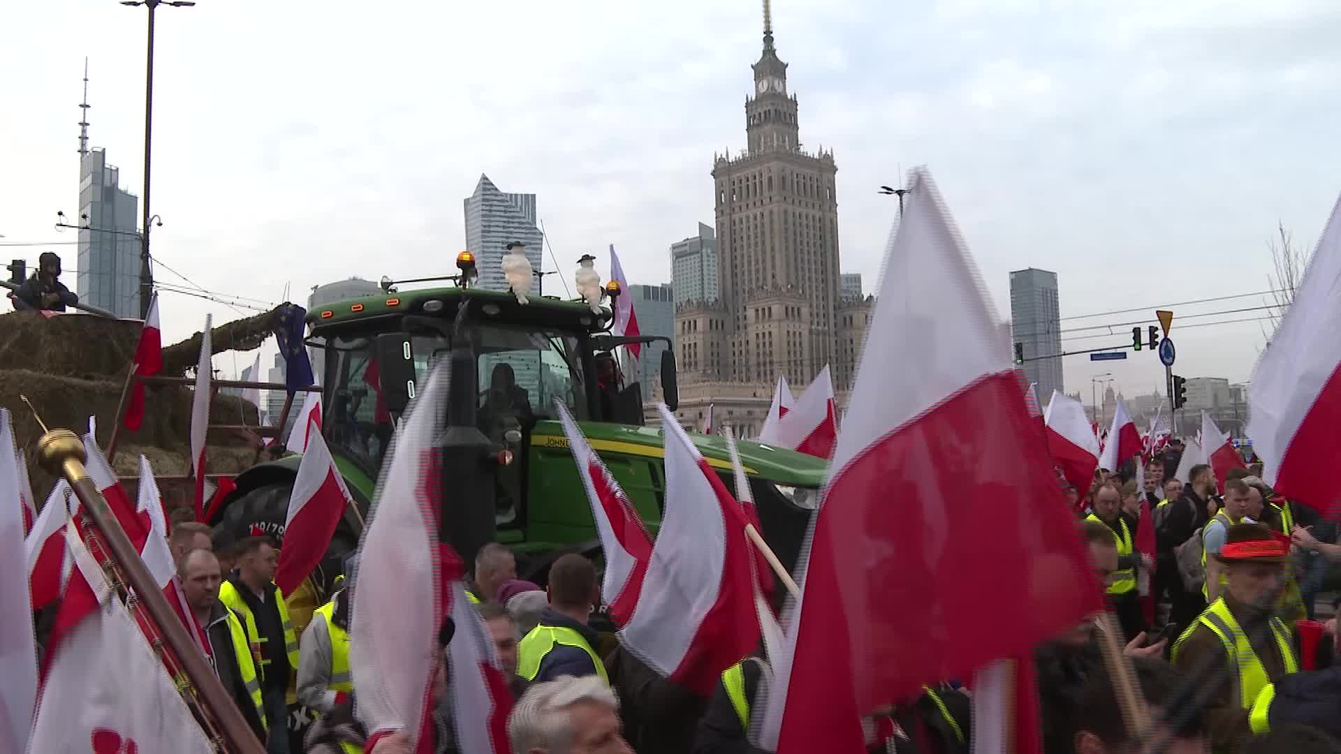 Farmers march in Warsaw to protest Ukrainian imports and EU policies