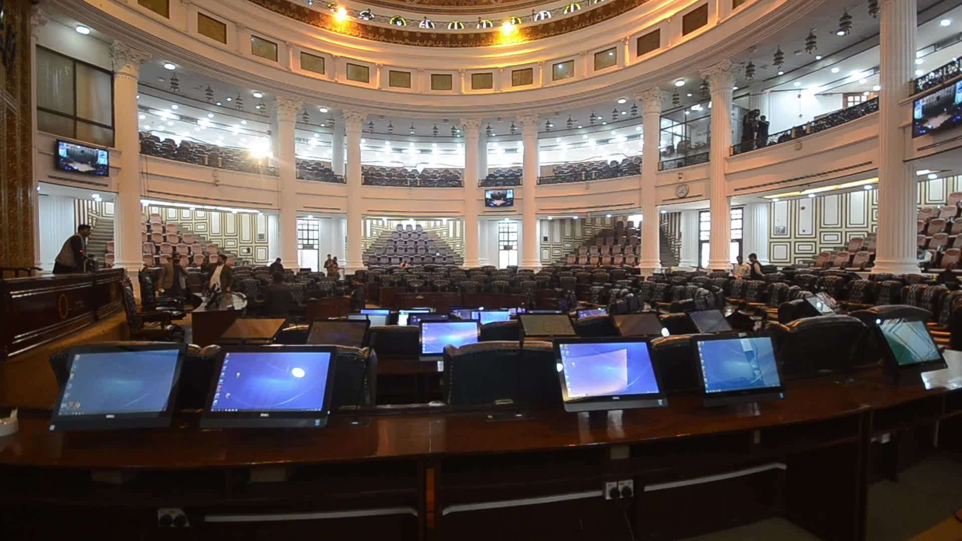 Workers Renovate Provincial Assembly Building in Peshawar Ahead of Oath-Taking Ceremony