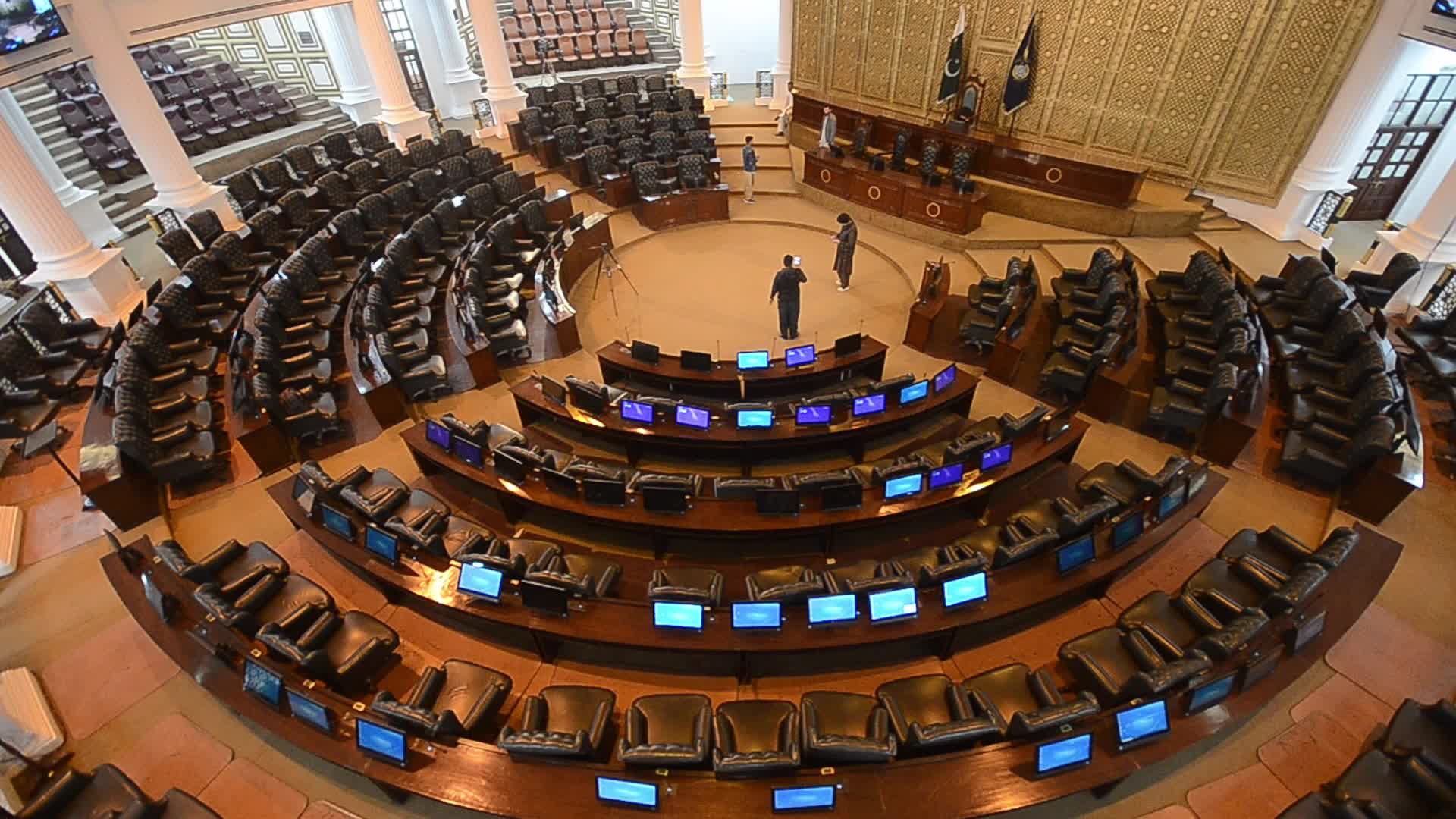 Workers Renovate Provincial Assembly Building in Peshawar Ahead of Oath-Taking Ceremony