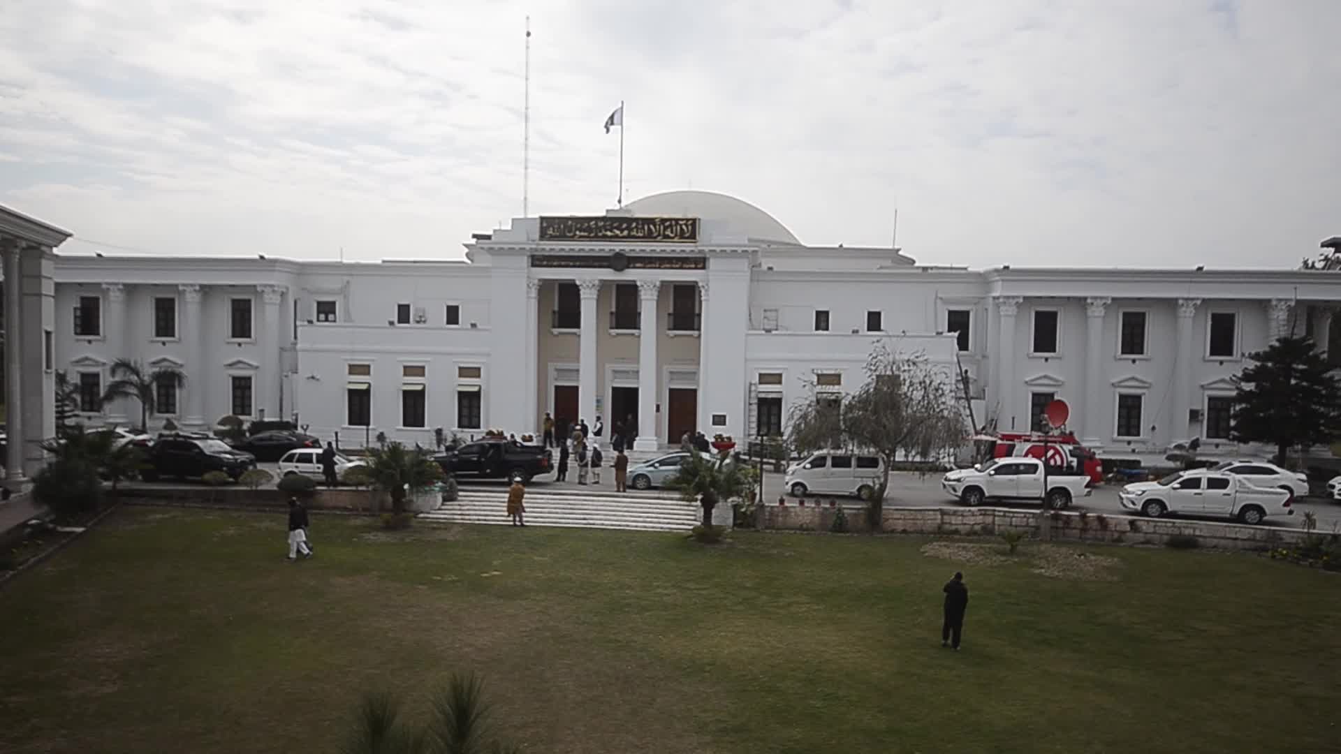 Workers Renovate Provincial Assembly Building in Peshawar Ahead of Oath-Taking Ceremony