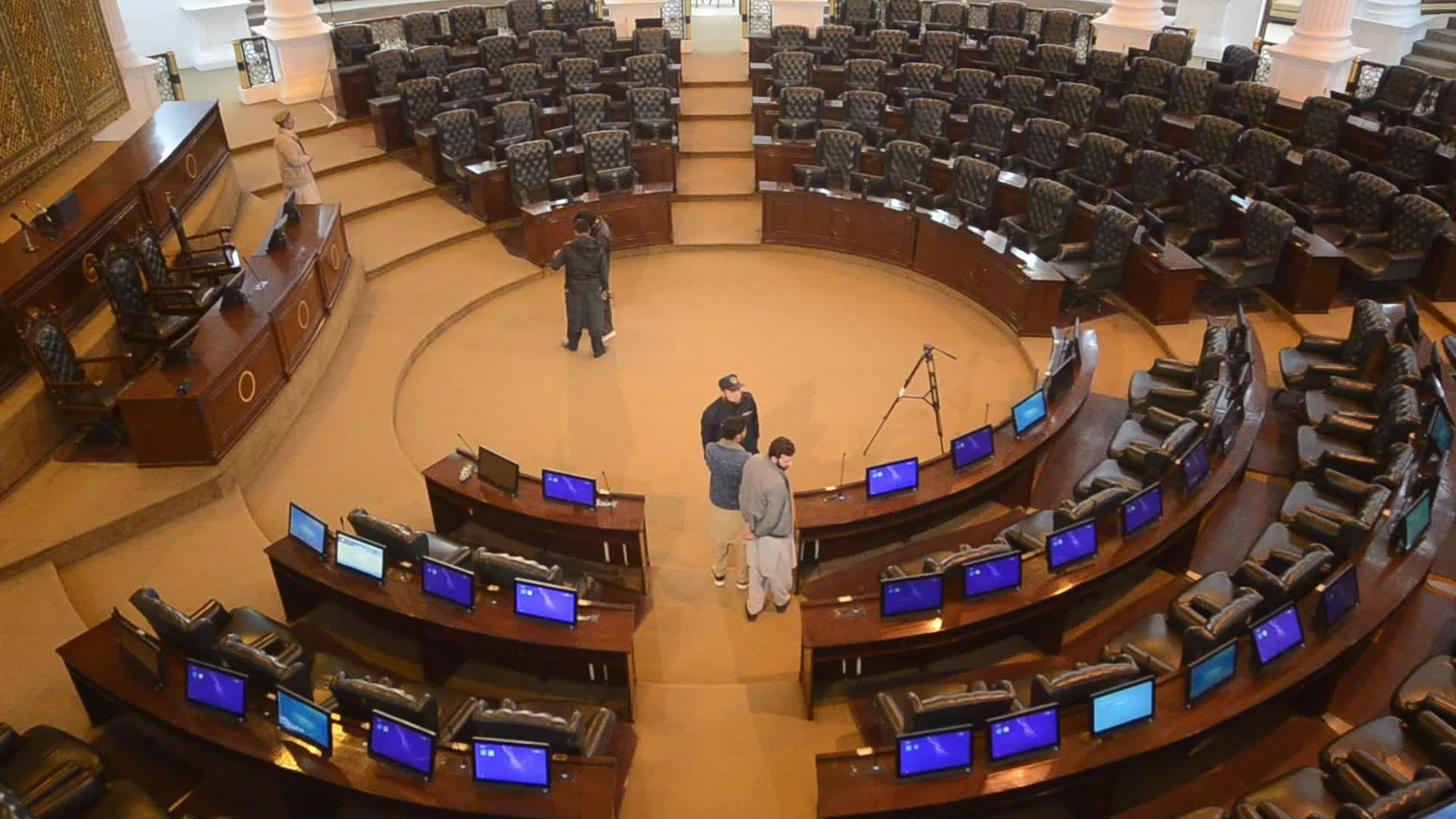 Workers Renovate Provincial Assembly Building in Peshawar Ahead of Oath-Taking Ceremony