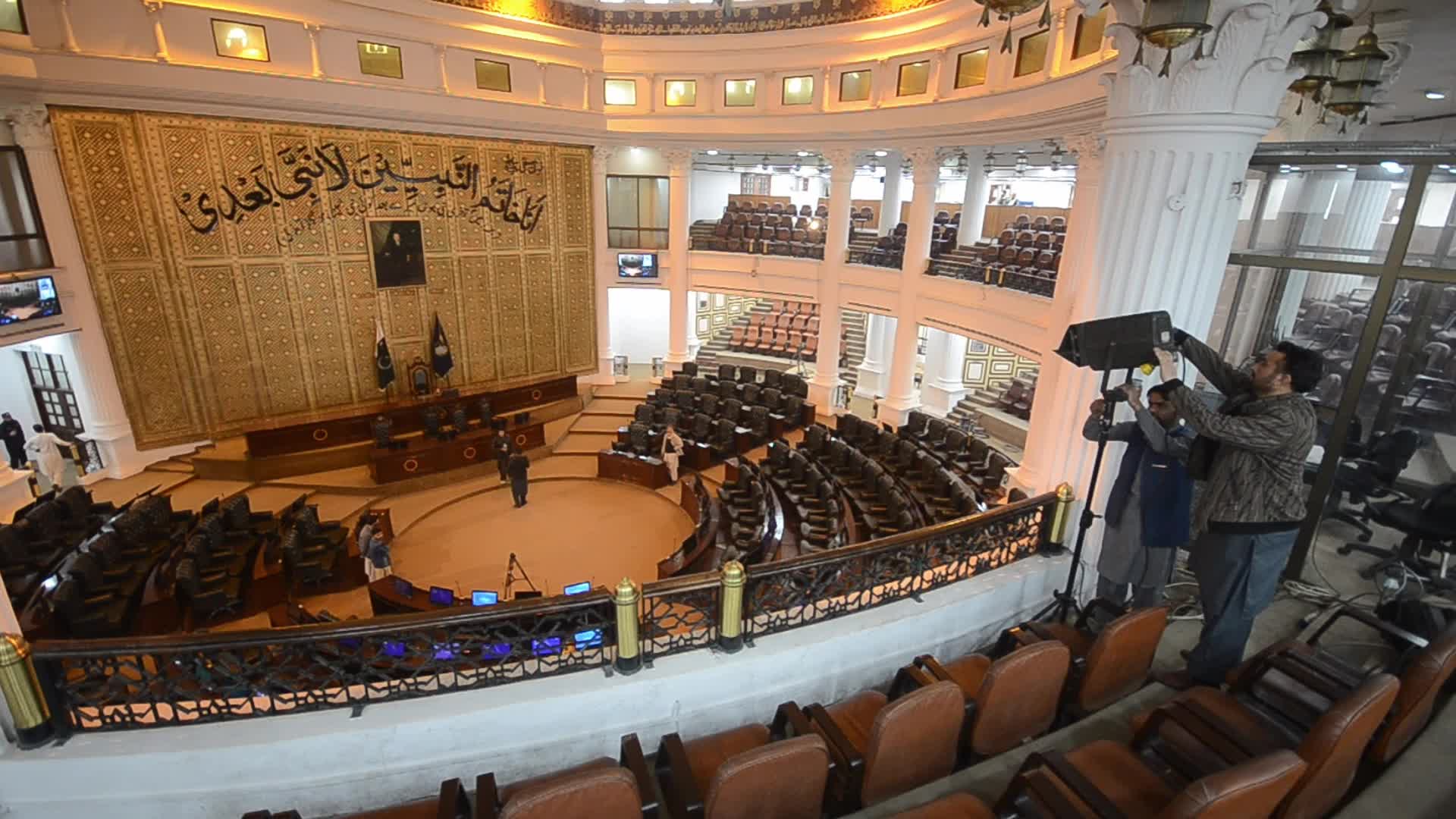 Workers Renovate Provincial Assembly Building in Peshawar Ahead of Oath-Taking Ceremony