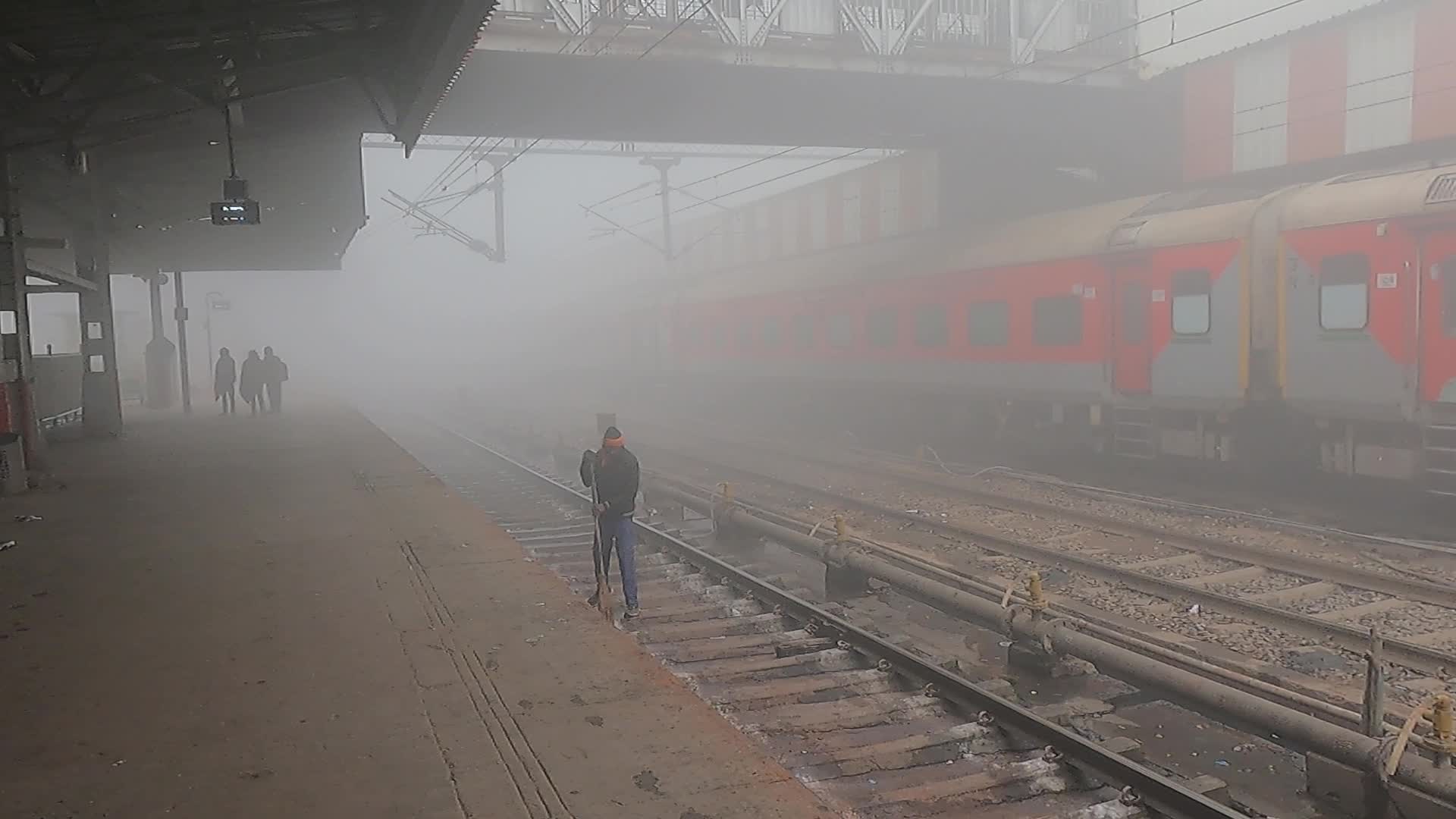 Heavy Smog In Lucknow, India