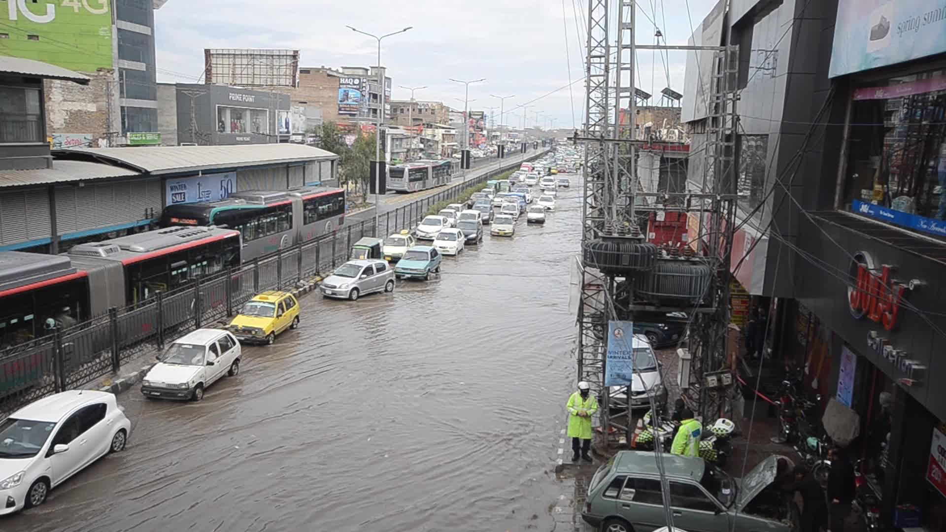 Severe weather claims 17 lives in Khyber Pakhtunkhwa; 23 injured 
