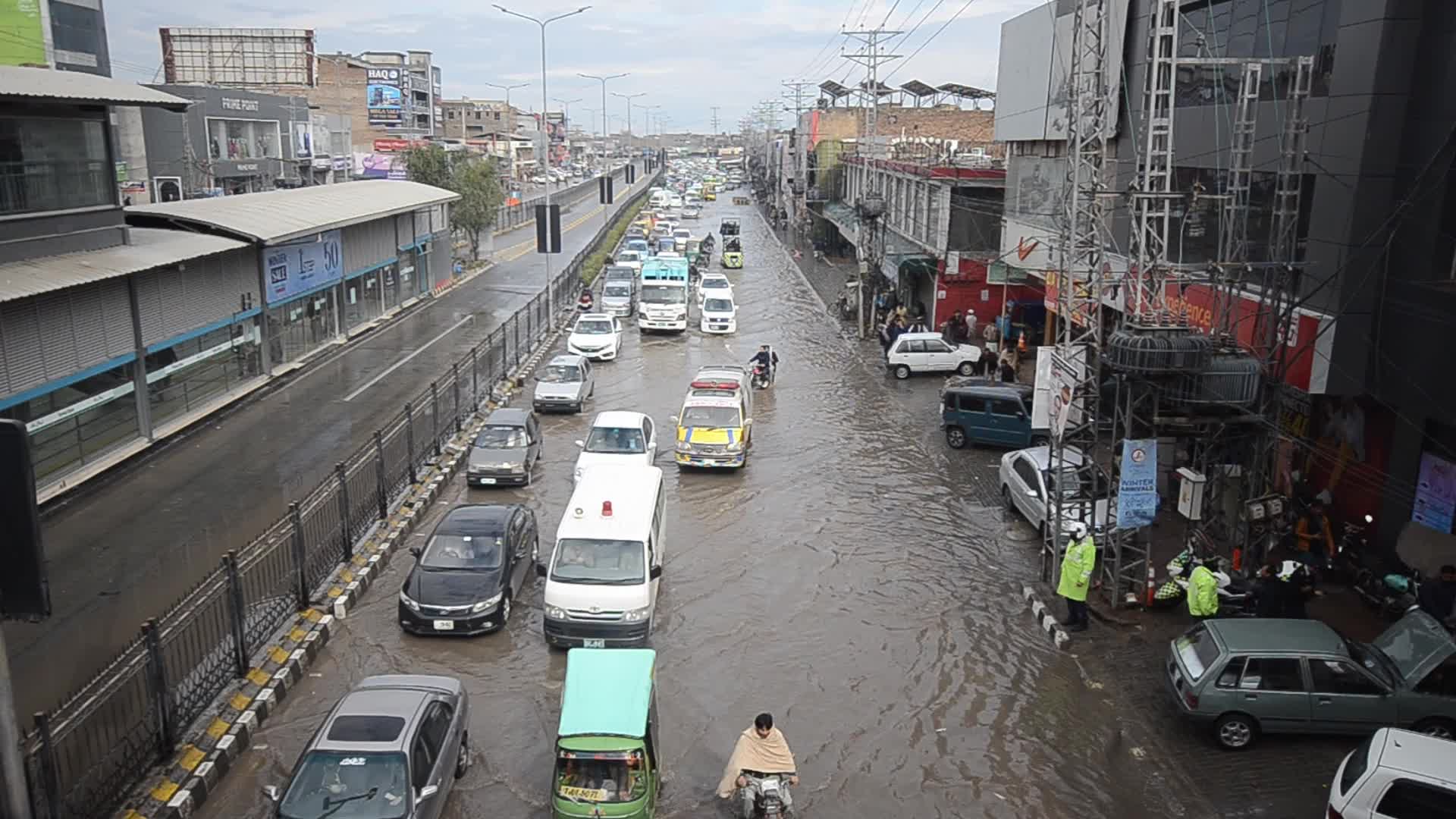 Severe weather claims 17 lives in Khyber Pakhtunkhwa; 23 injured 