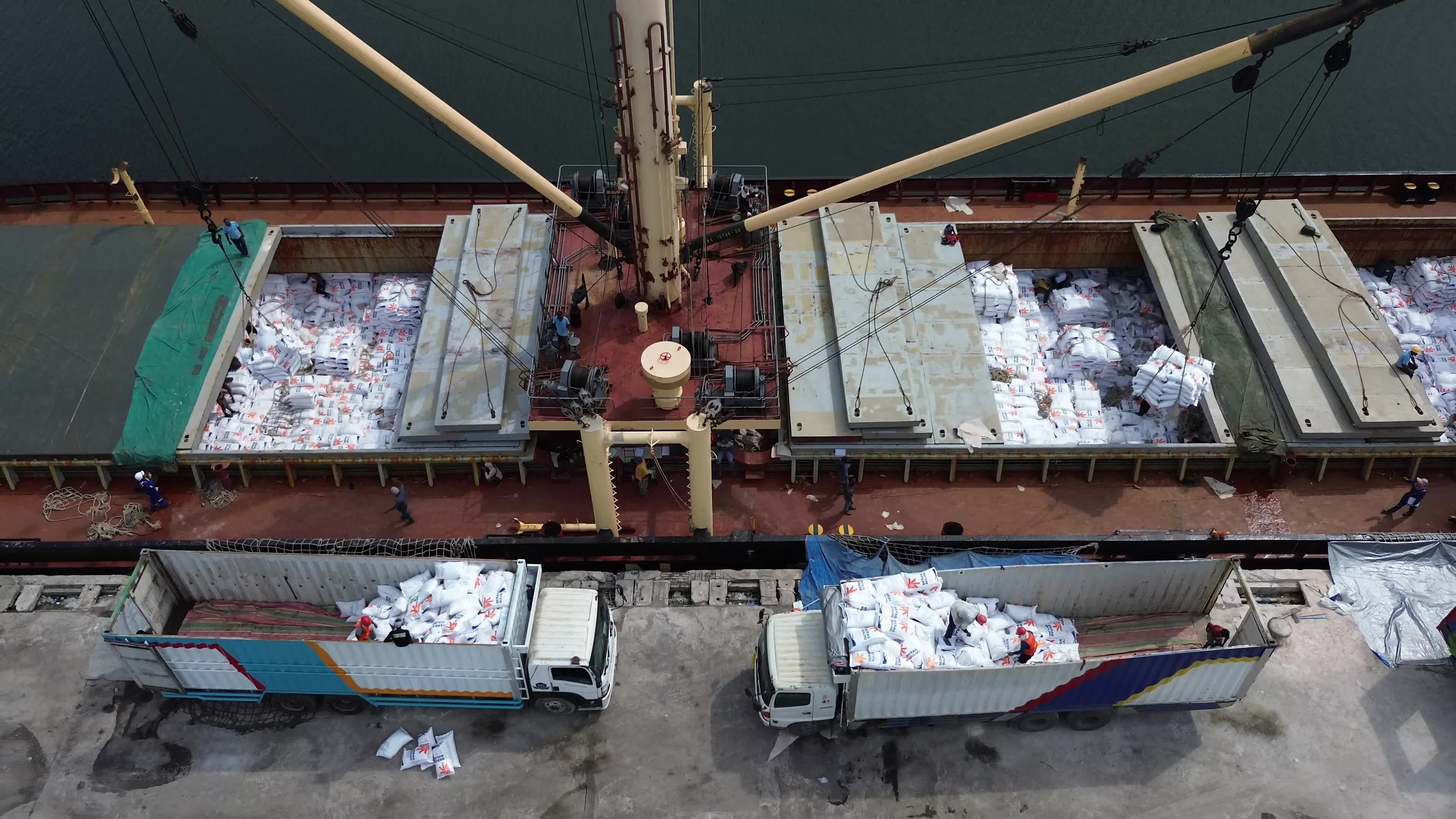 Arrival of Imported Rice from Vietnam in Aceh