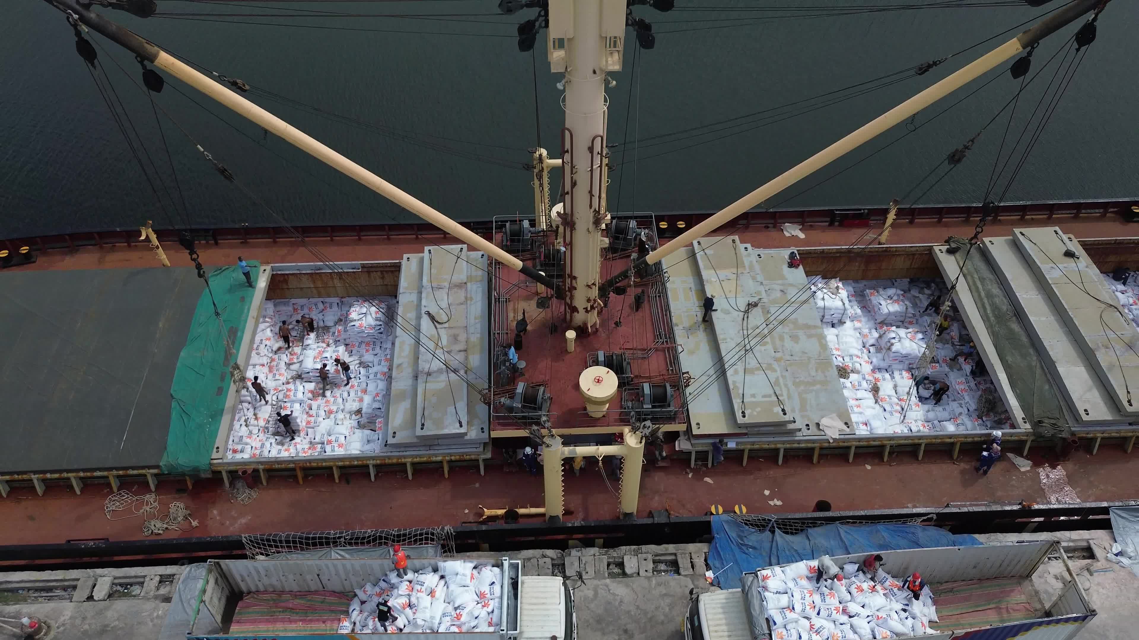 Arrival of Imported Rice from Vietnam in Aceh