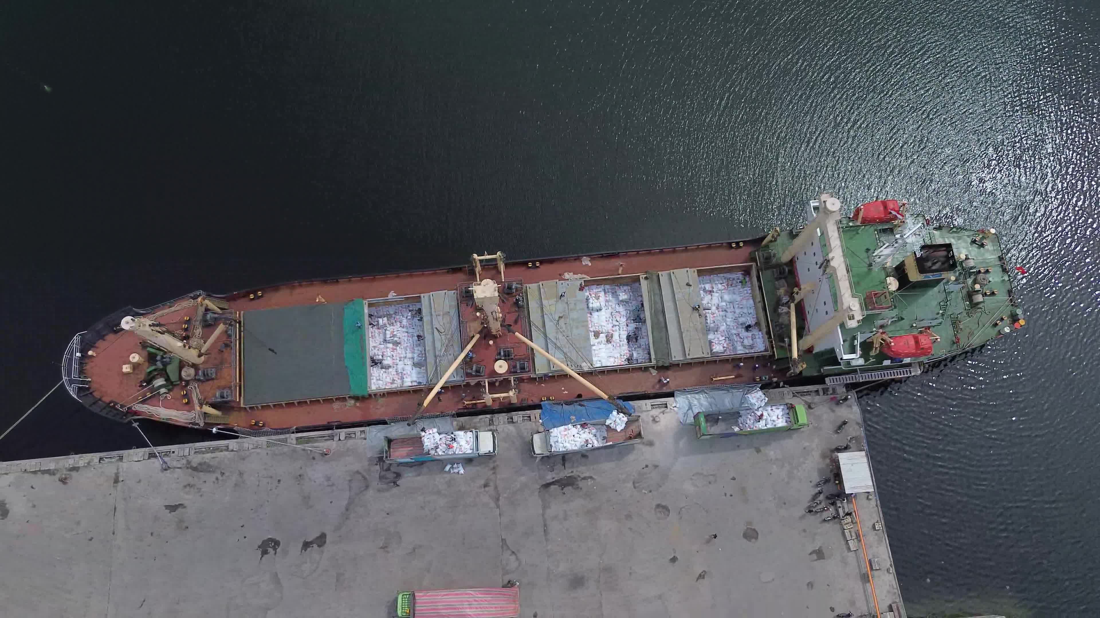 Arrival of Imported Rice from Vietnam in Aceh