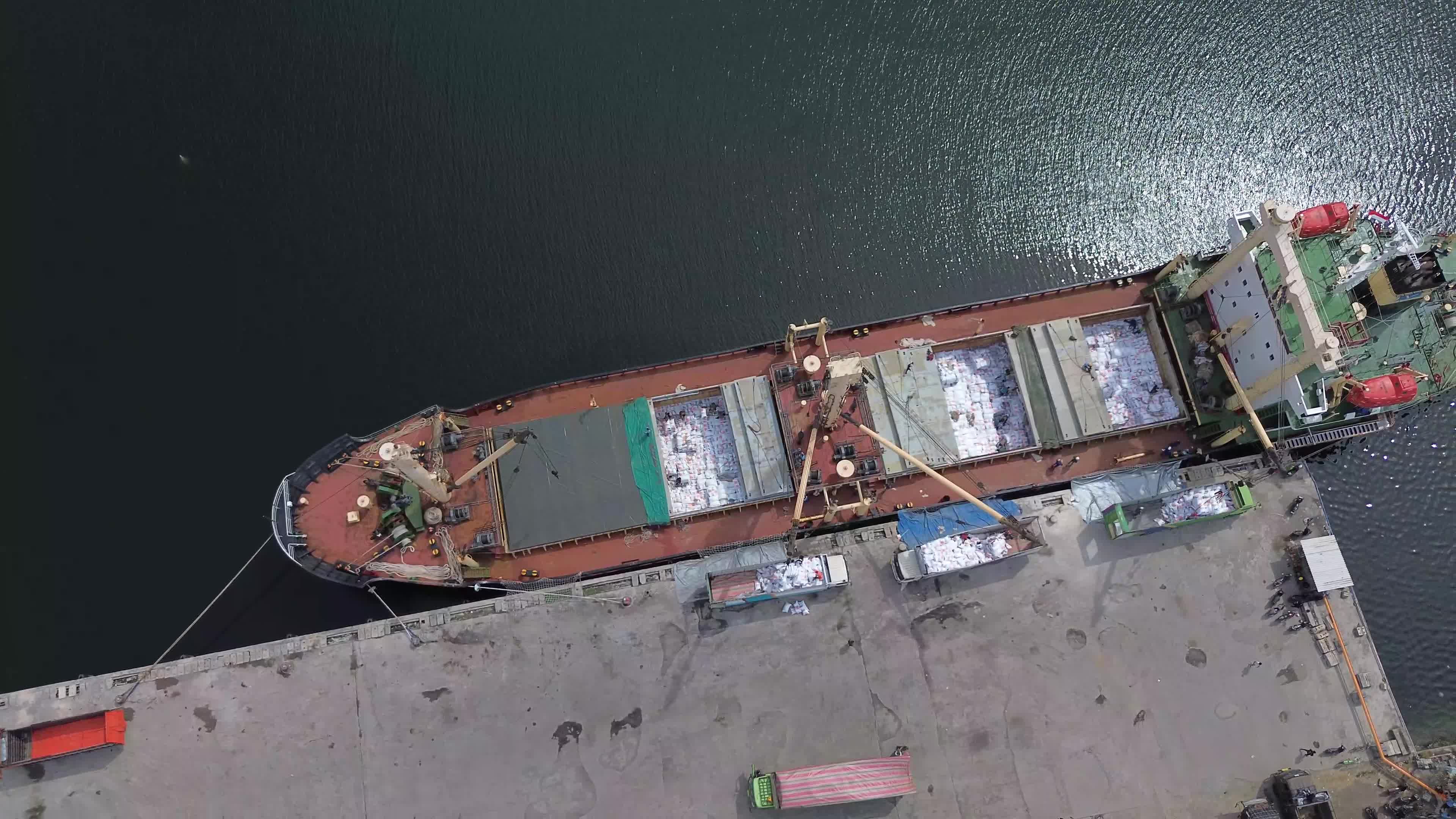 Arrival of Imported Rice from Vietnam in Aceh