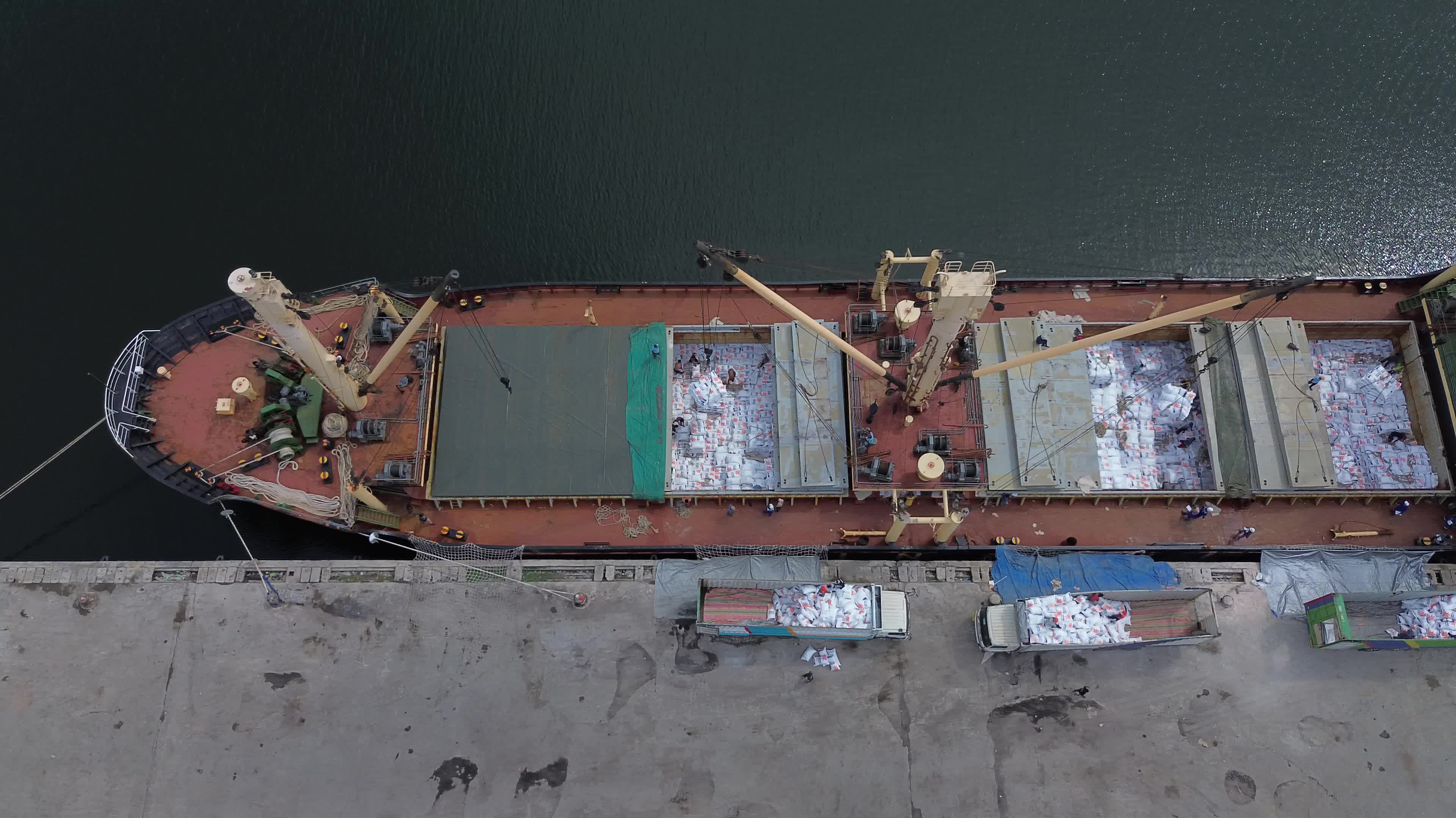 Arrival of Imported Rice from Vietnam in Aceh