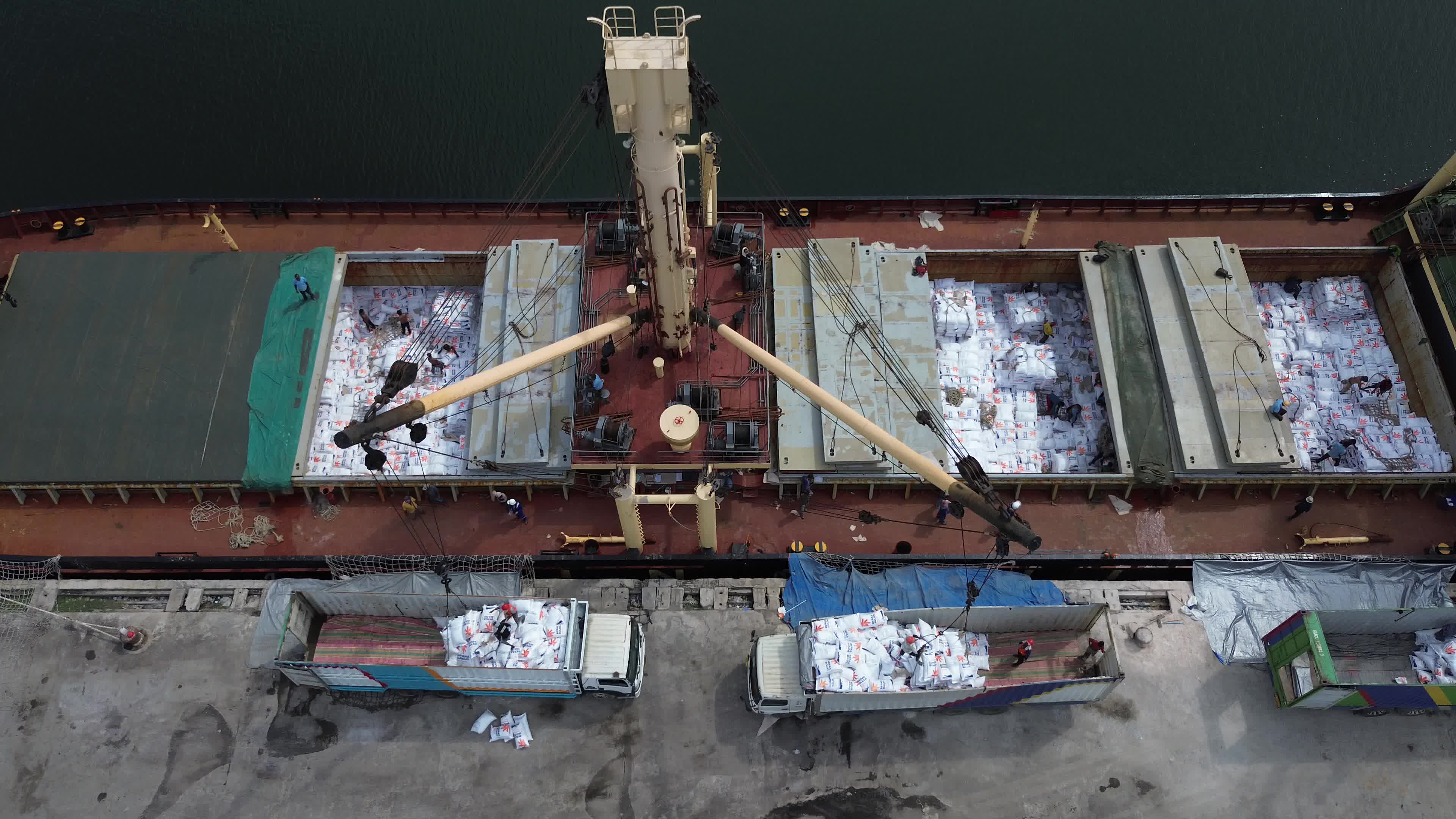 Arrival of Imported Rice from Vietnam in Aceh
