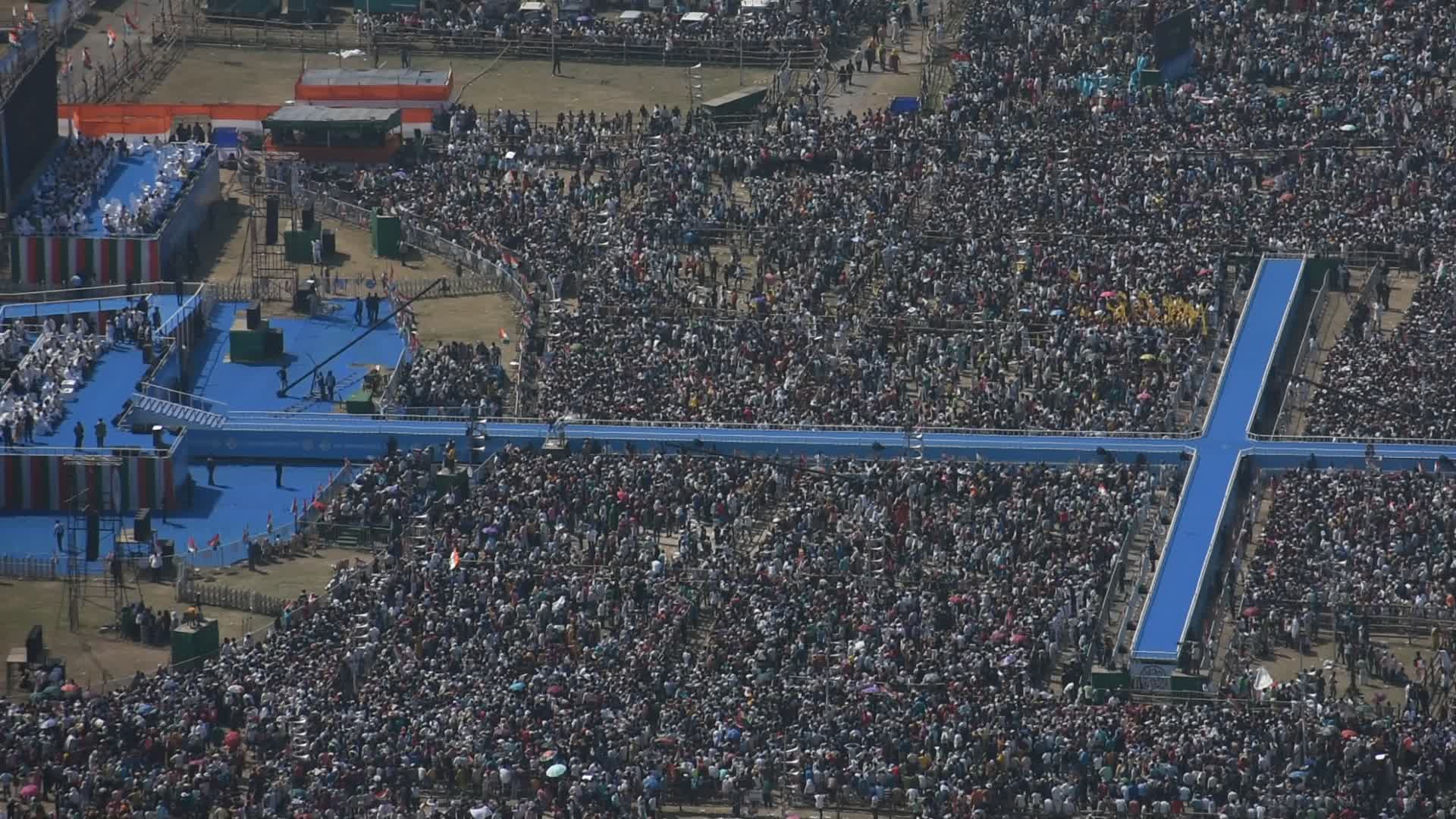 Trinamool Congress holds mega rally ahead of National Congress in India.