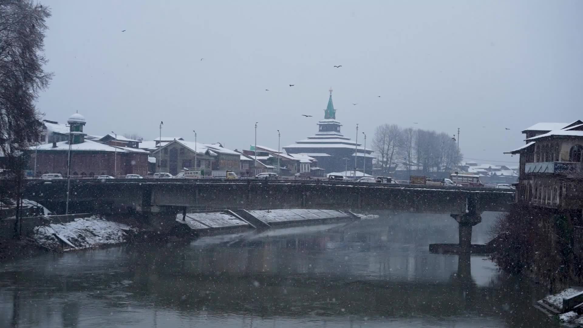 Heavy snowfall in Kashmir.