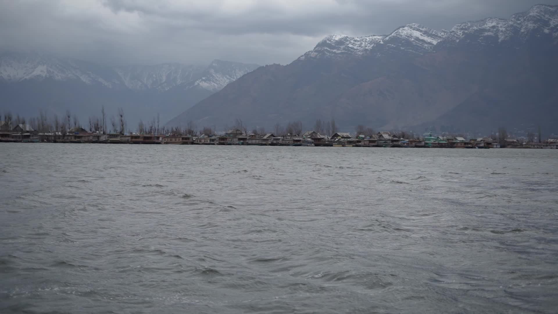 Gusty winds and rains in Kashmir