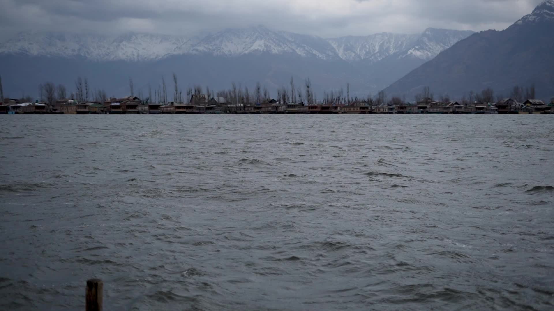 Gusty winds and rains in Kashmir
