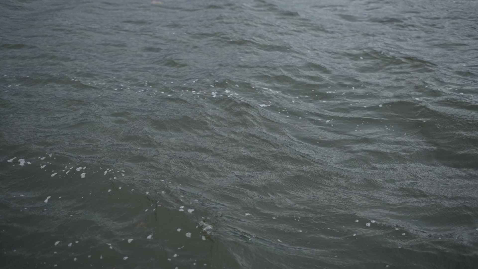 Gusty winds and rains in Kashmir