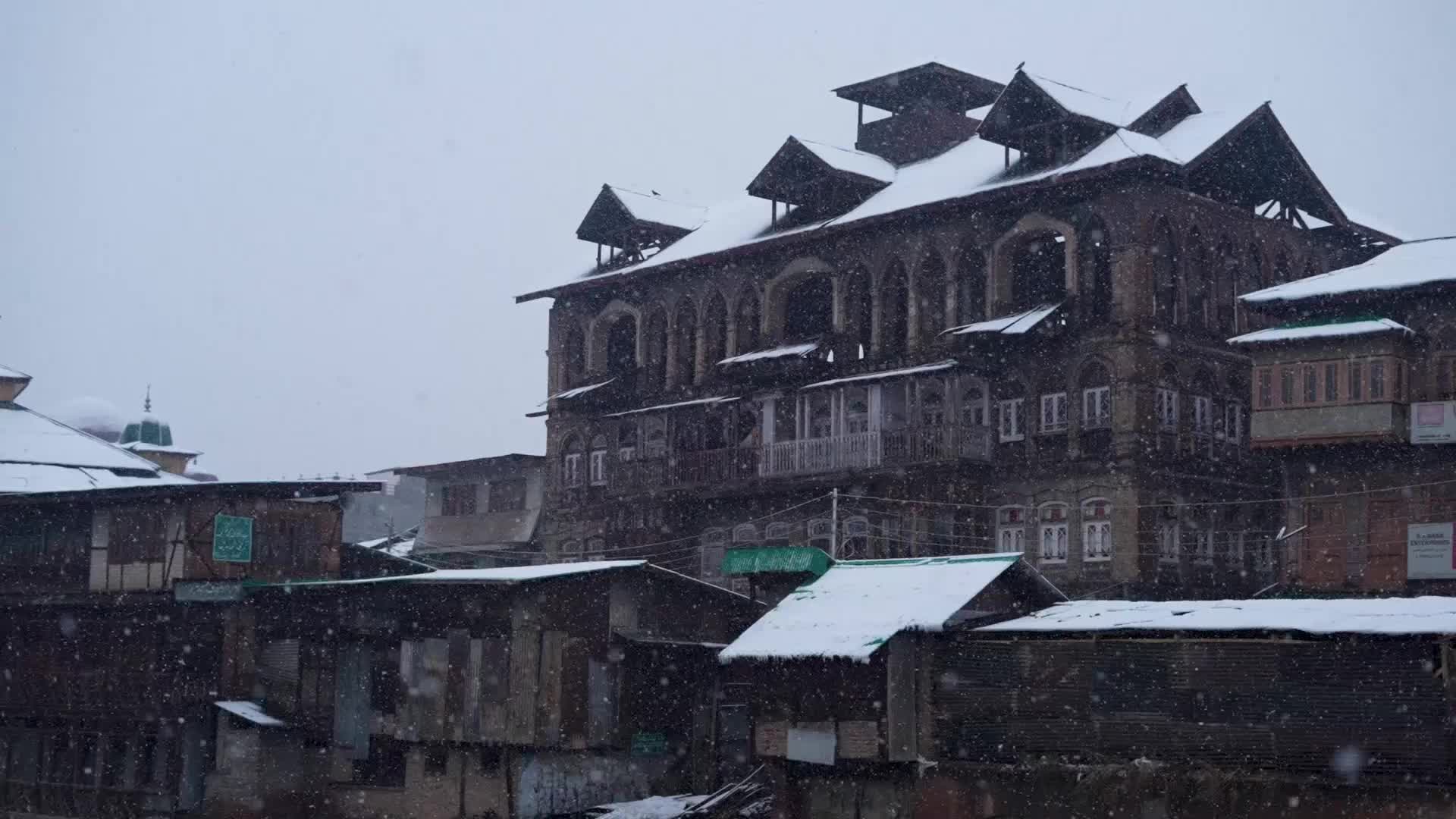 Heavy snowfall in Kashmir.