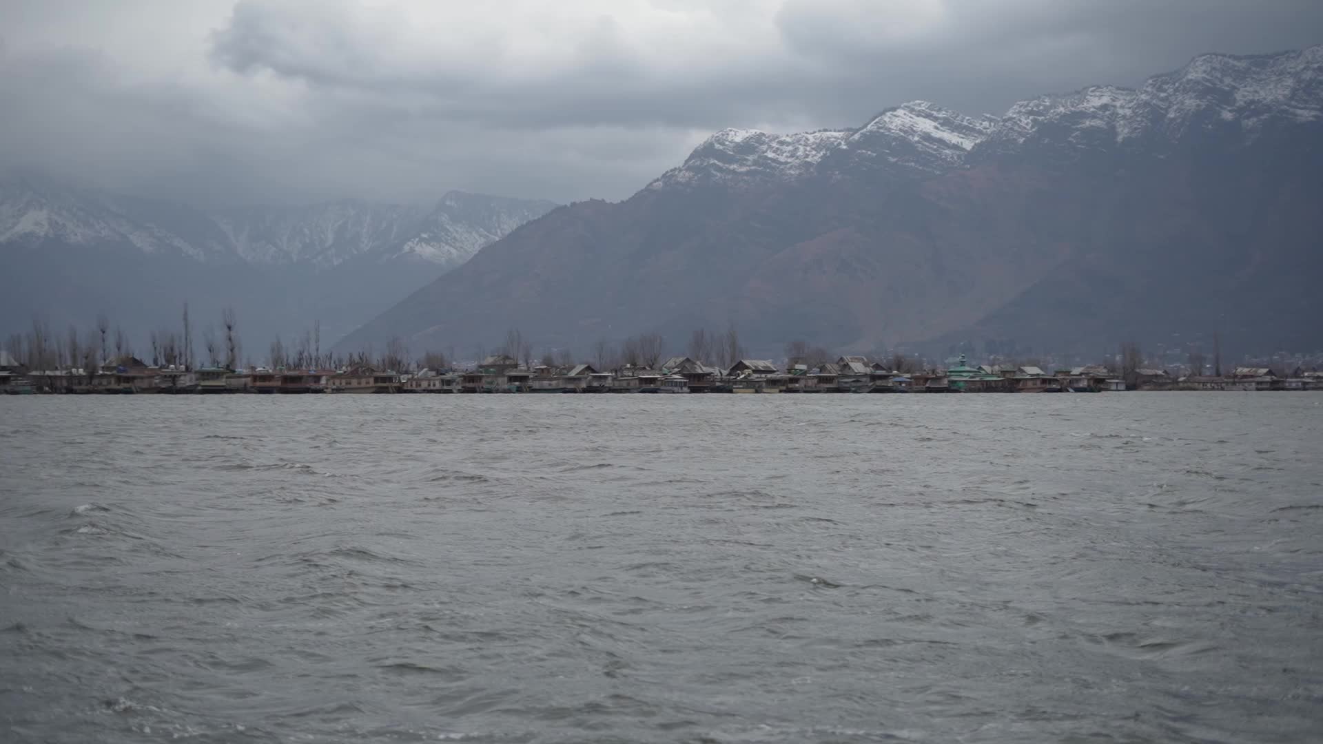Gusty winds and rains in Kashmir