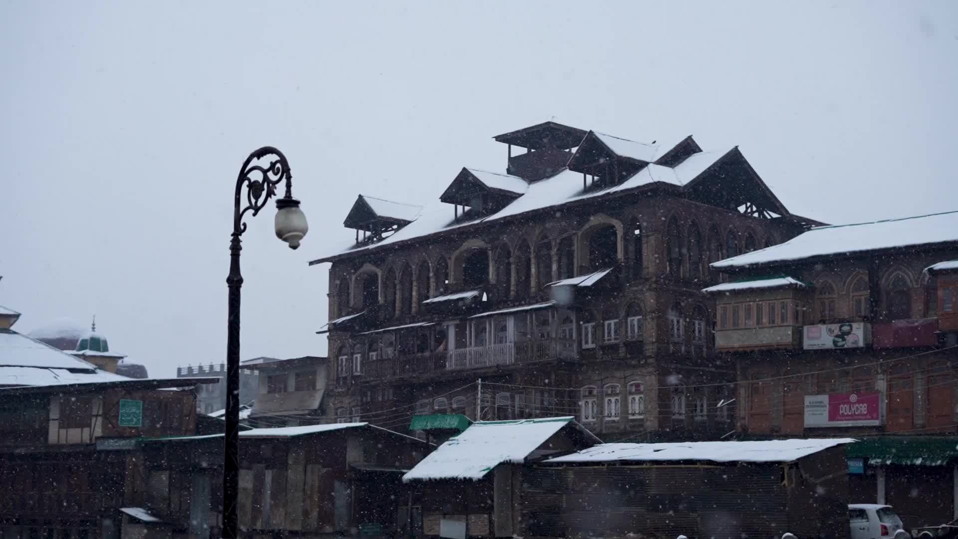 Heavy snowfall in Kashmir.