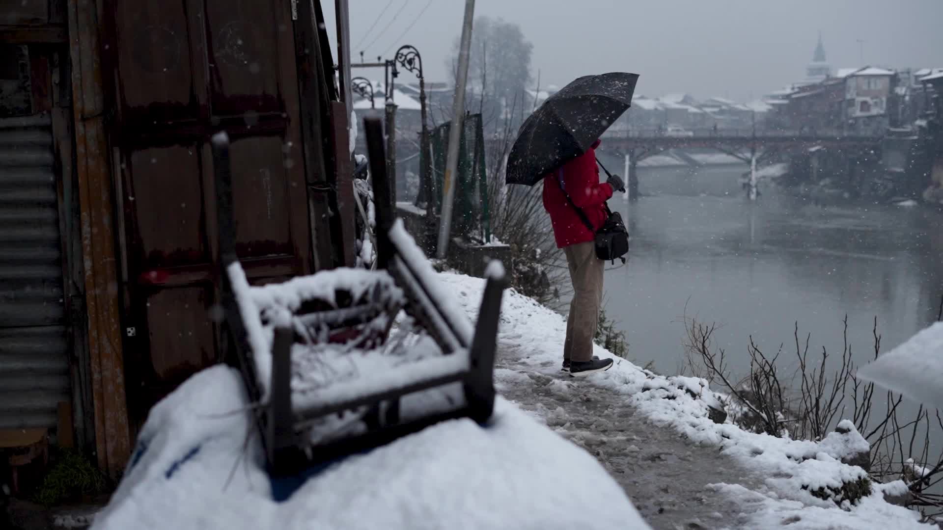Heavy snowfall in Kashmir.