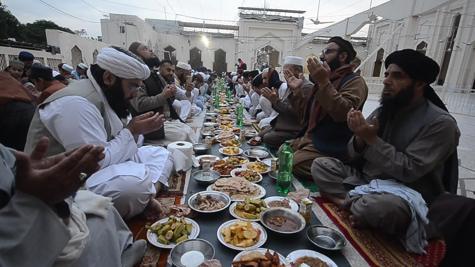 First day of the holy month of Ramadan in Pakistan 