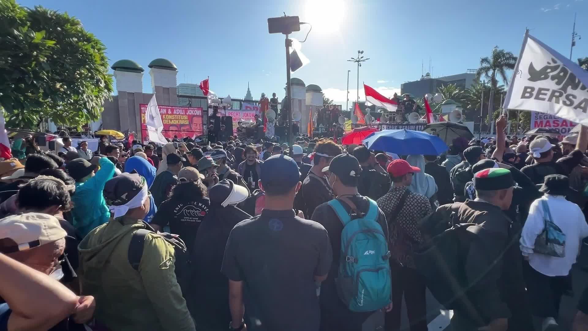 Hundreds protest in Jakarta demanding president’s ouster for alleged interference in election