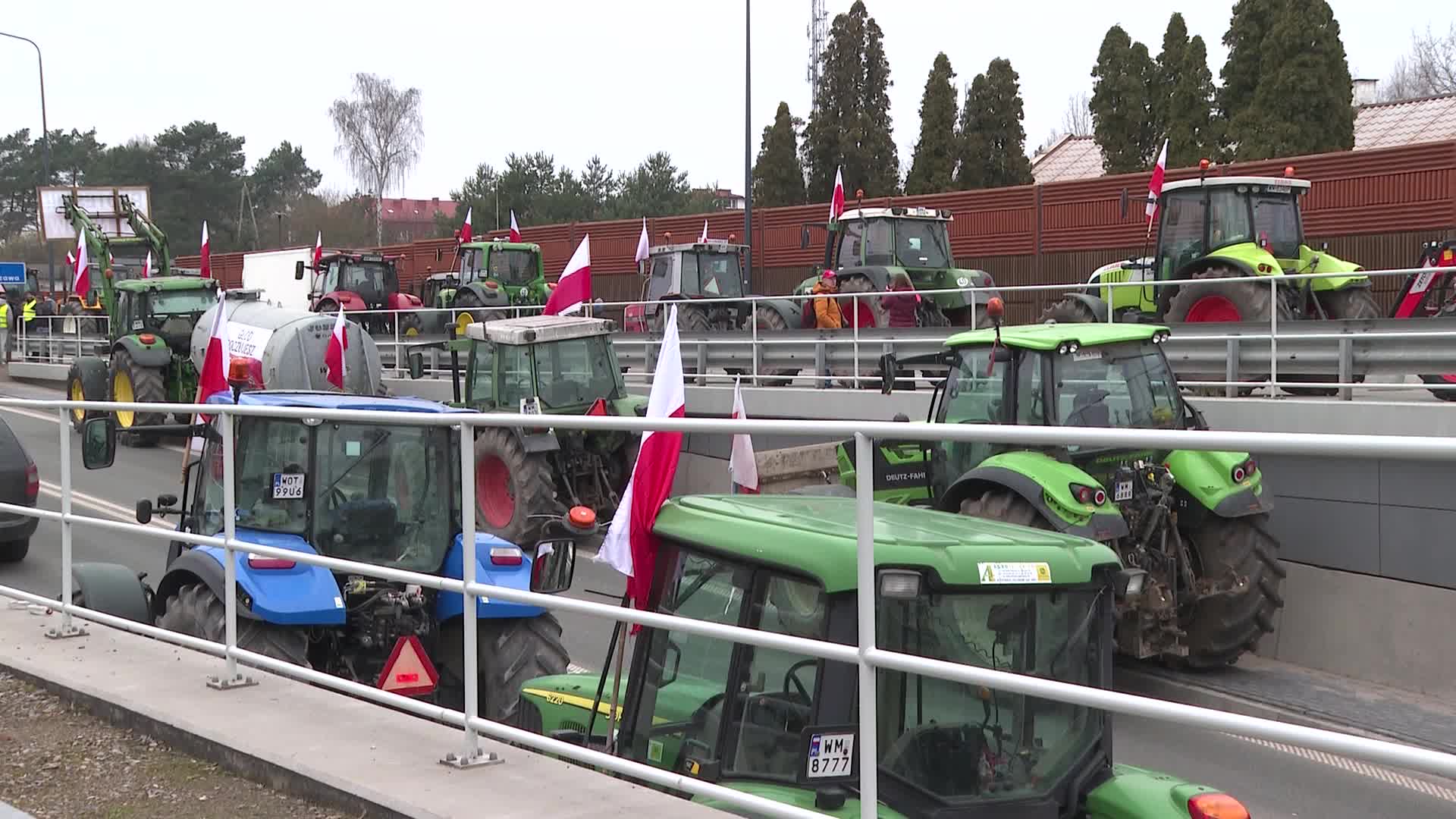 Polish farmers intensify protests against EU and Ukraine