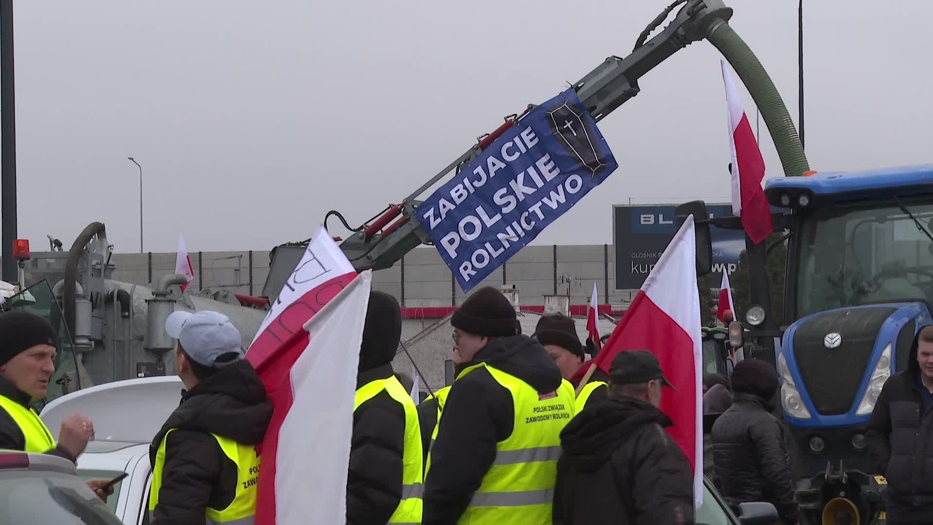 Polish farmers intensify protests against EU and Ukraine