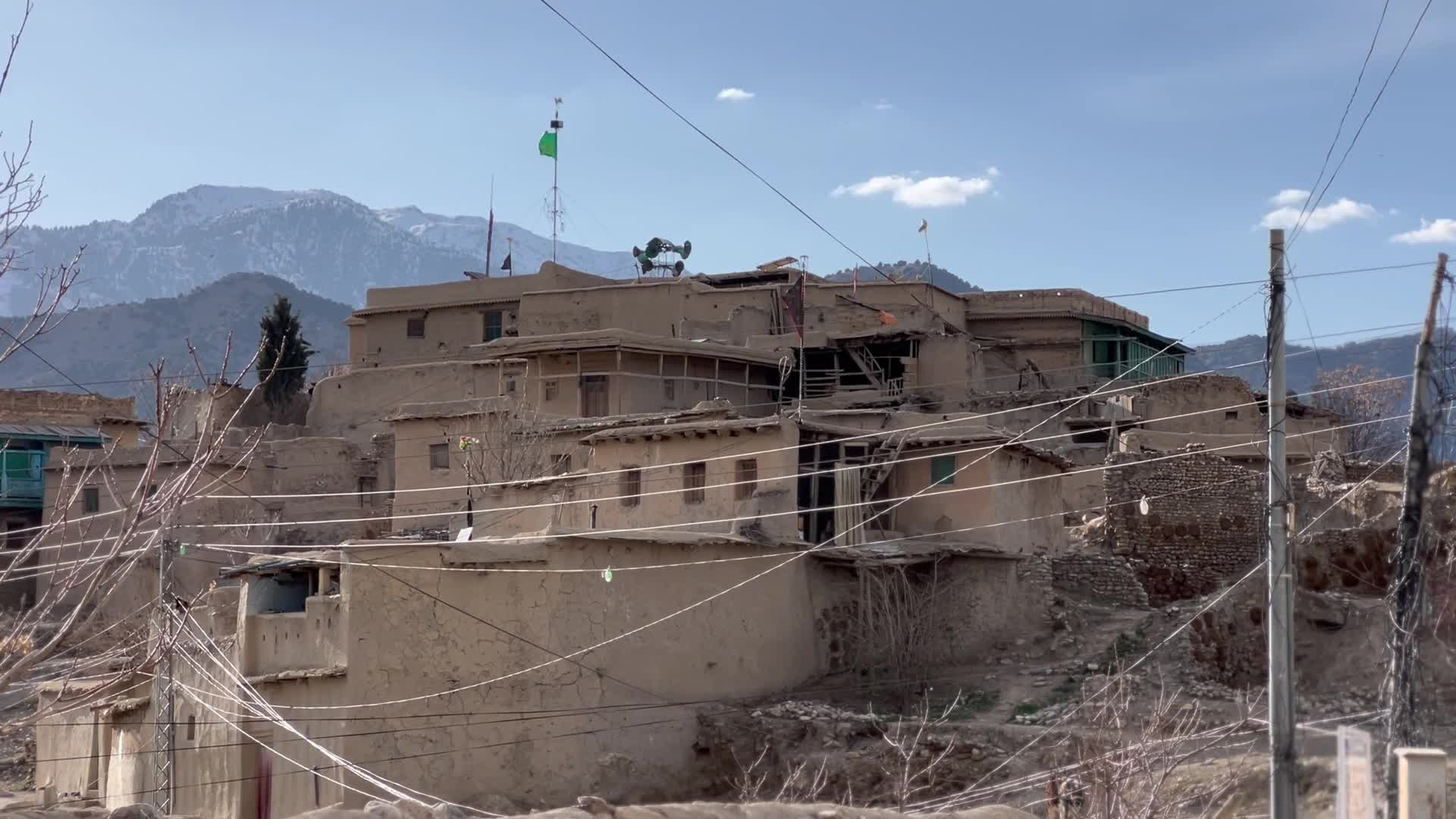 Pakistan-Taliban attacks Exchange of fire at border after 8 killed