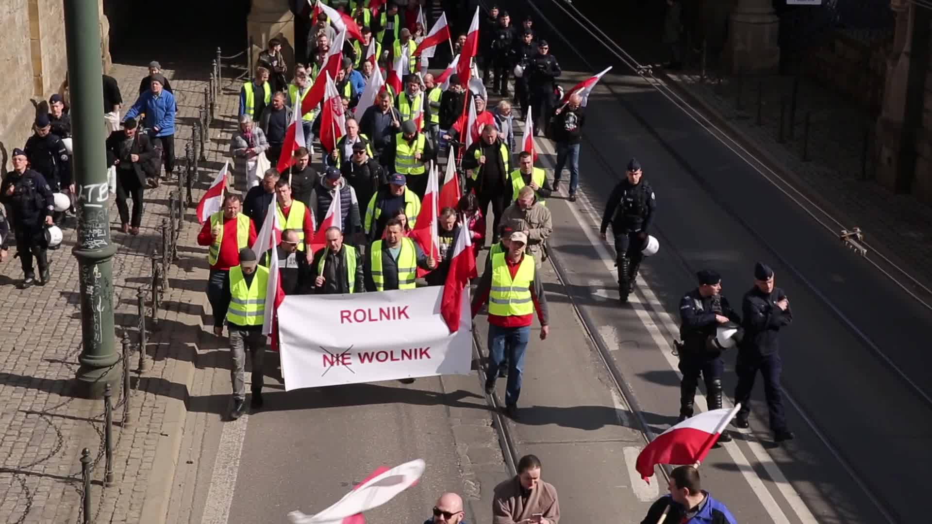 Polish farmers demonstrate in Krakow