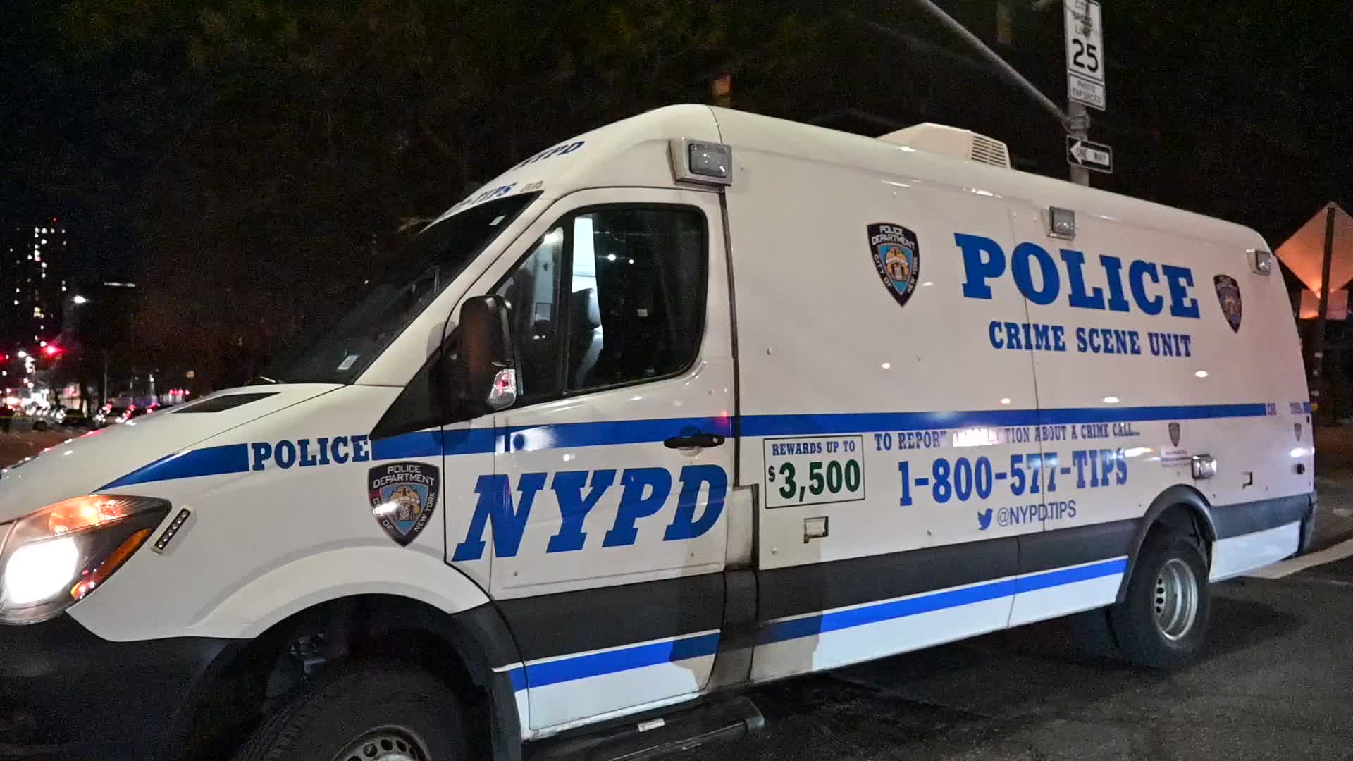 Two People Dead After A Shooting In Manhattan New York