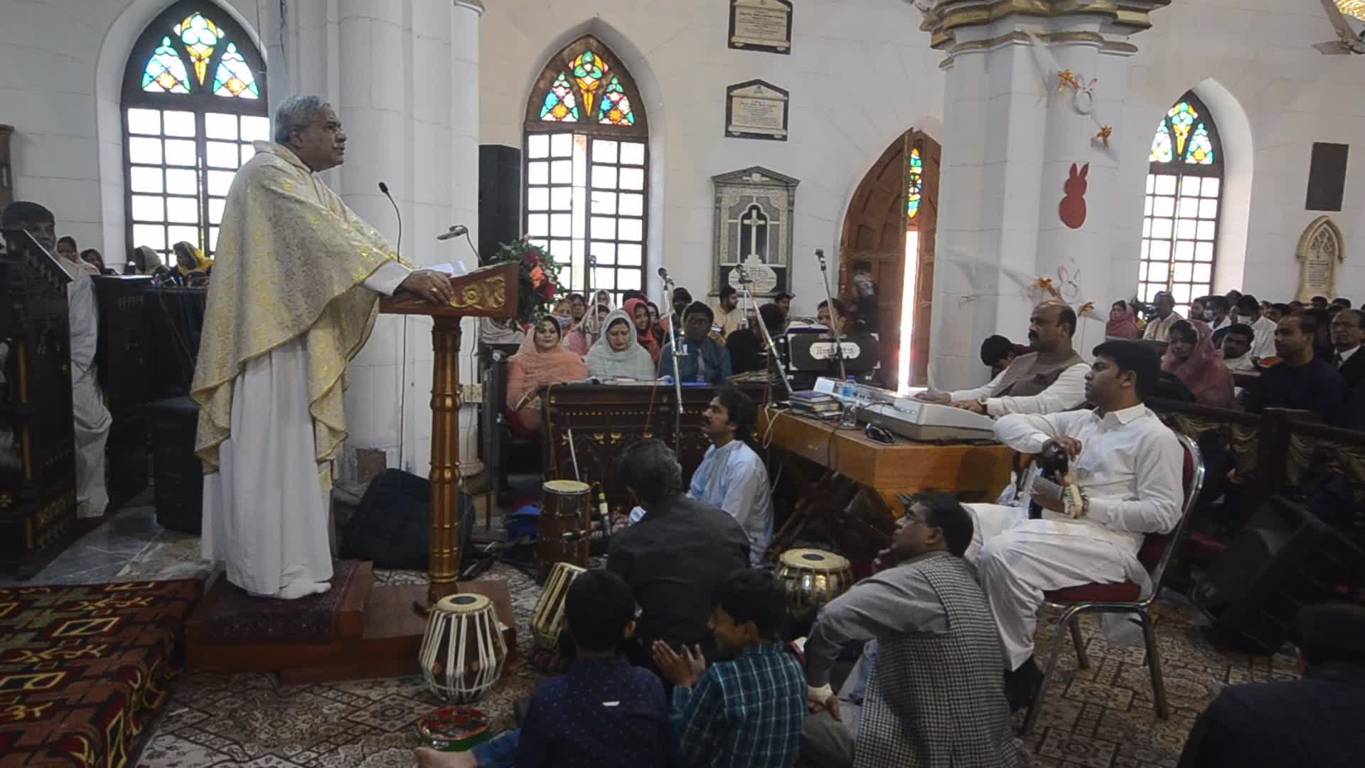 Christians in Pakistan celebrate Easter Sunday 