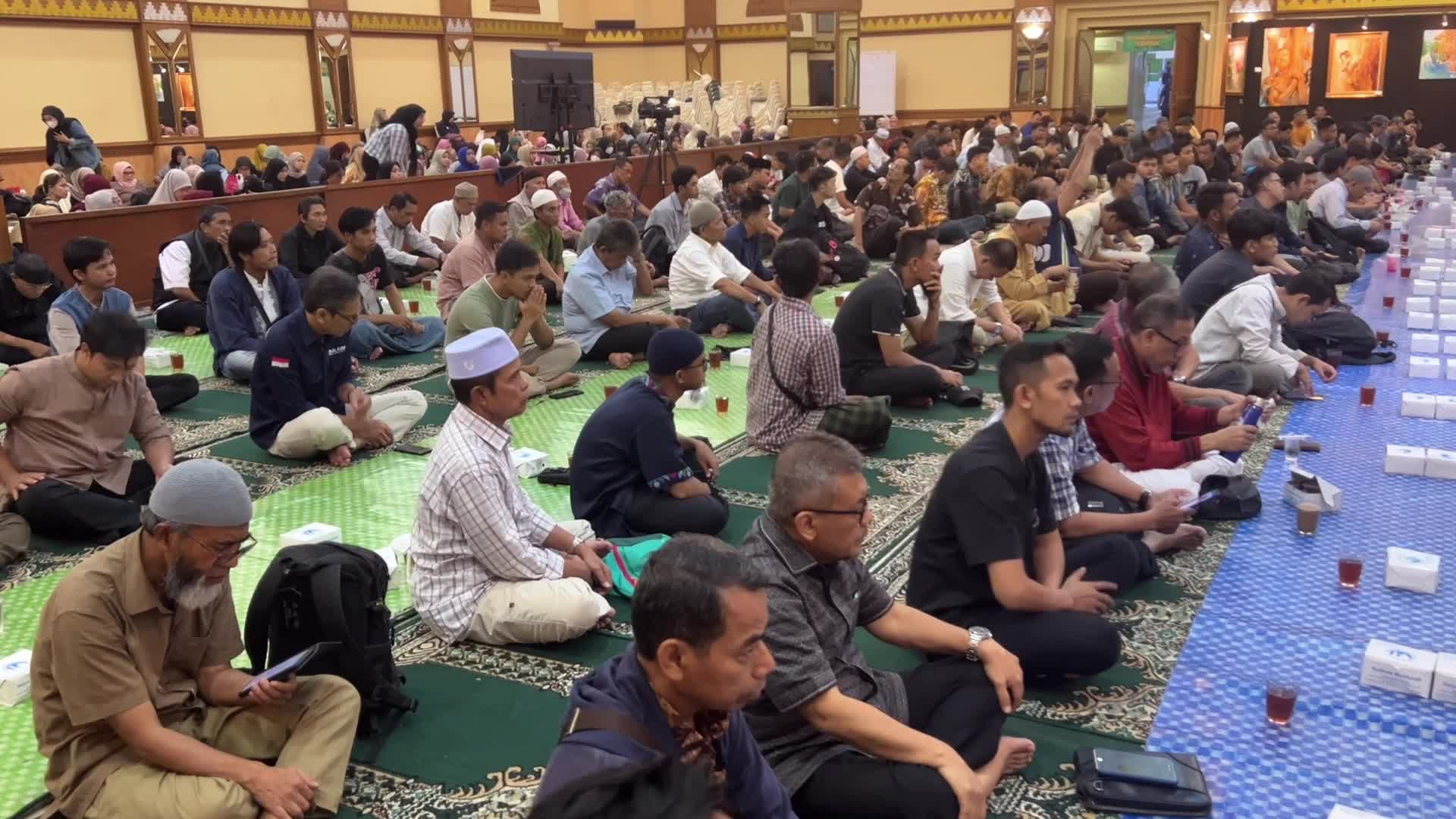 Daily Life In Jakarta, Indonesia During The Ramadan