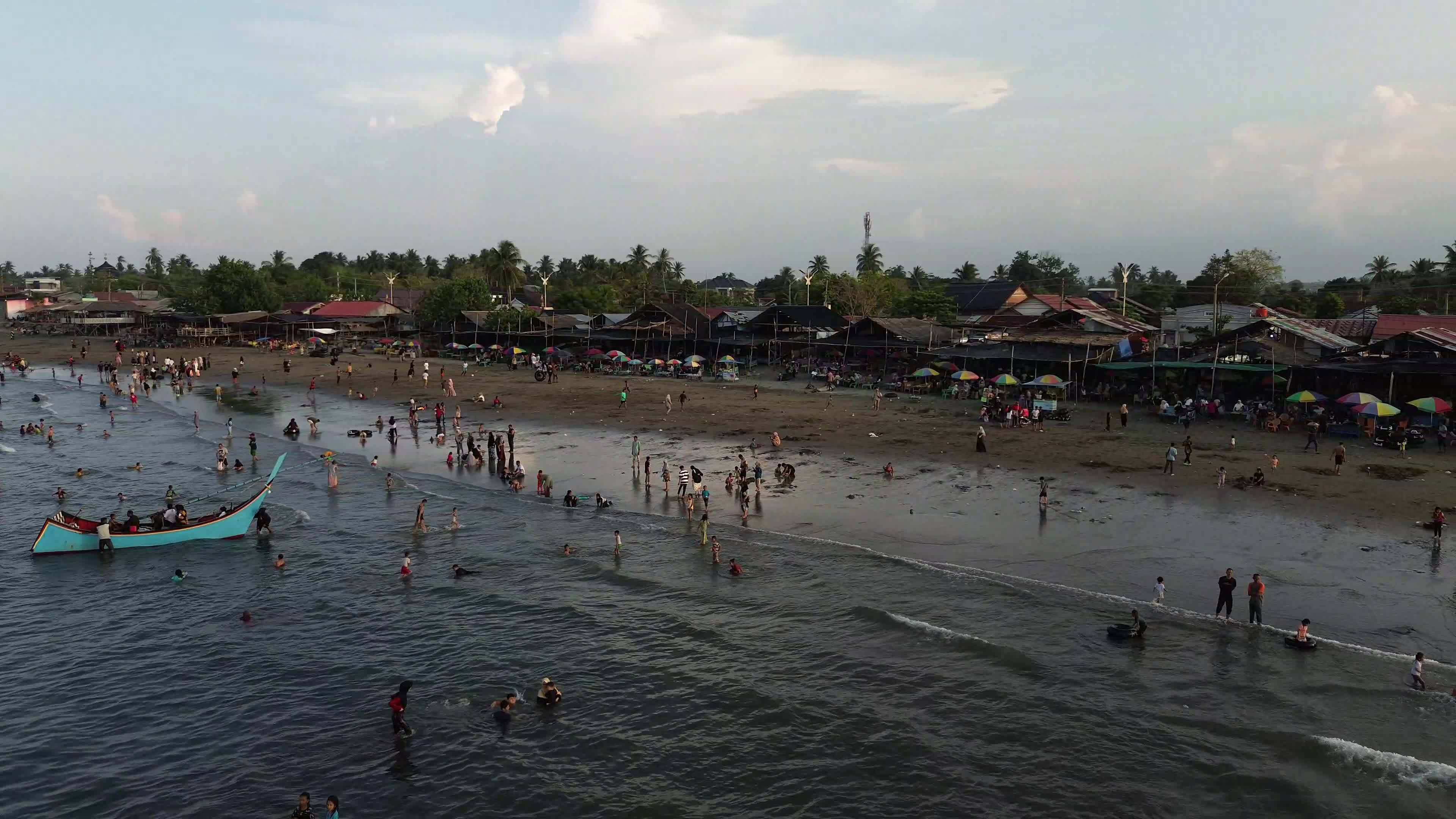 Eid Al-Fitr Holidays on the Beach in Aceh