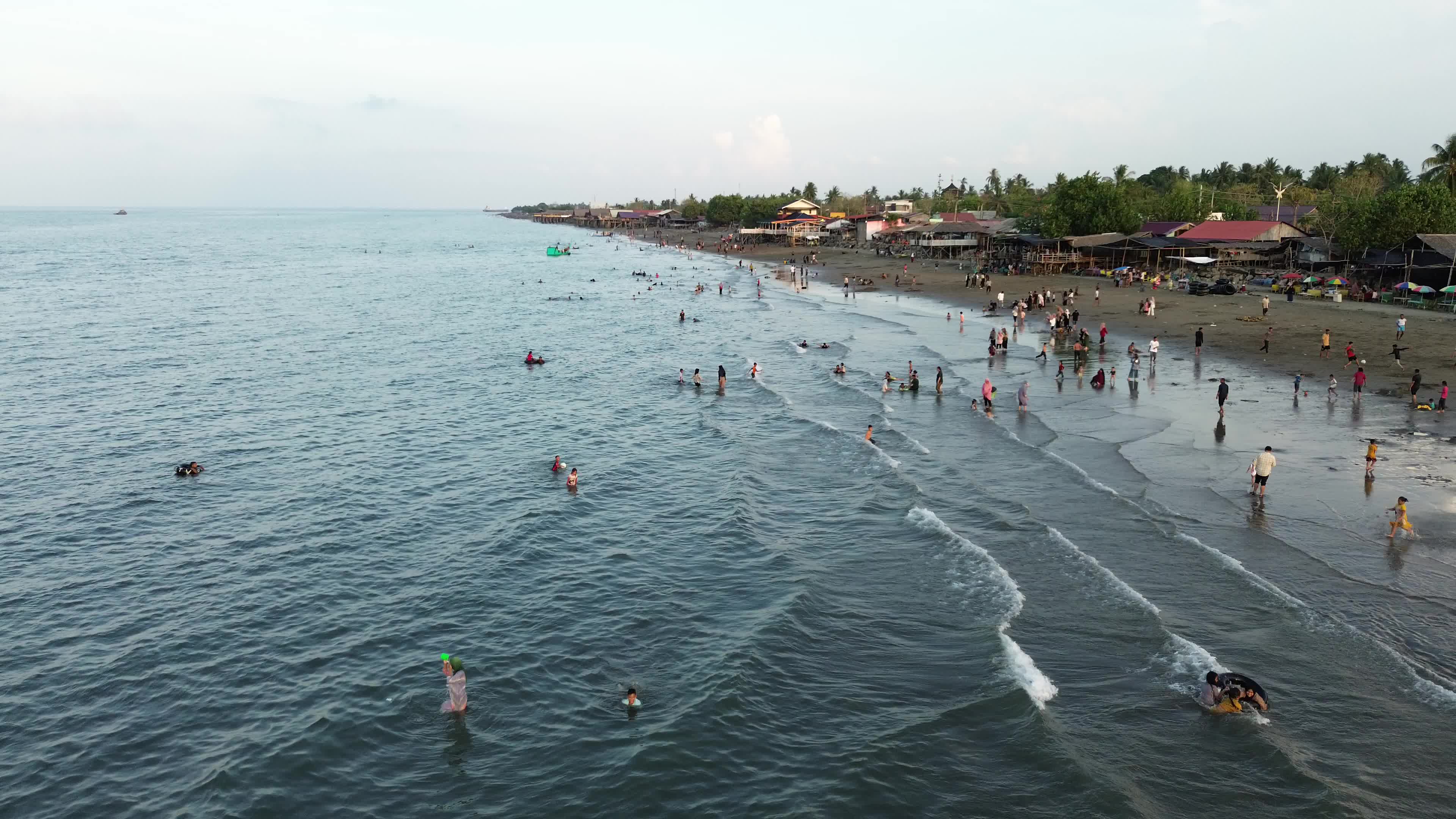 Eid Al-Fitr Holidays on the Beach in Aceh