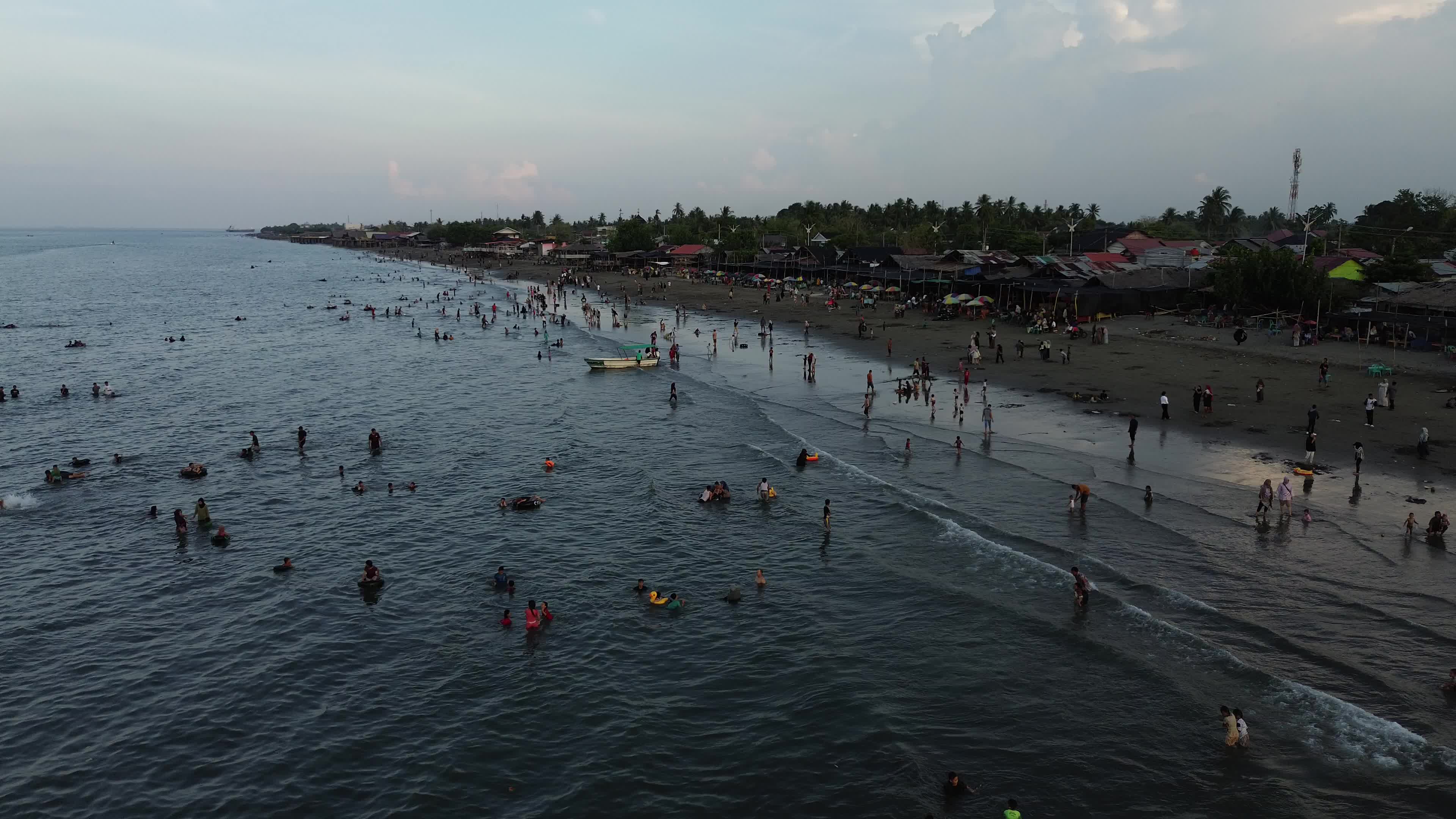 Eid Al-Fitr Holidays on the Beach in Aceh