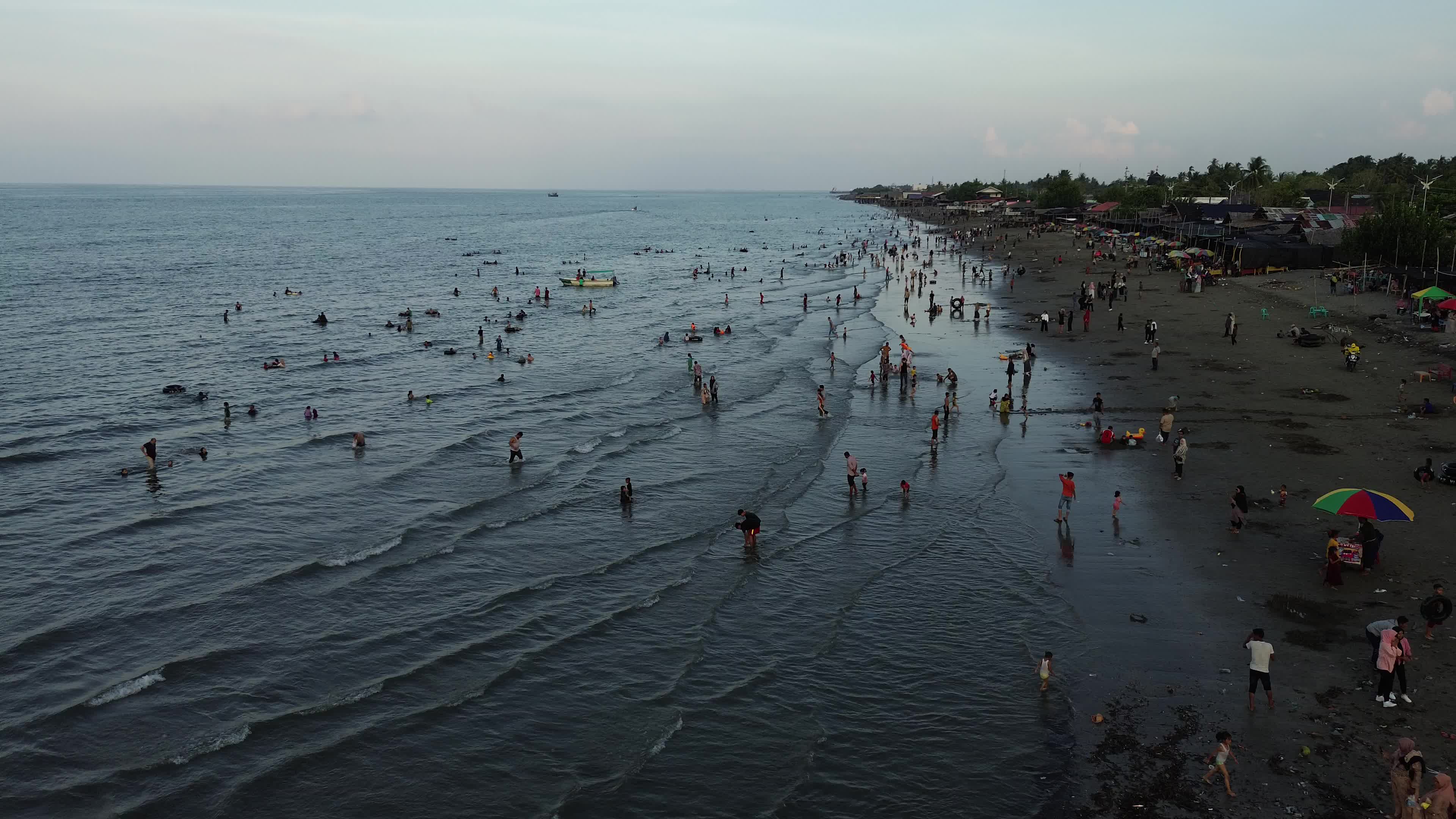 Eid Al-Fitr Holidays on the Beach in Aceh