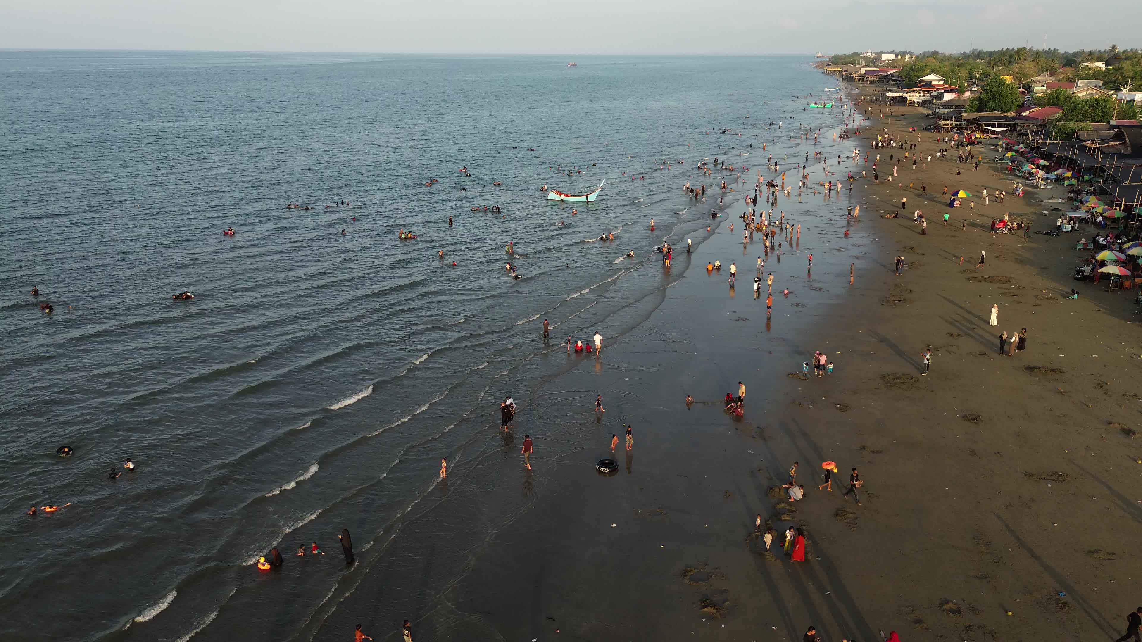 Eid Al-Fitr Holidays on the Beach in Aceh