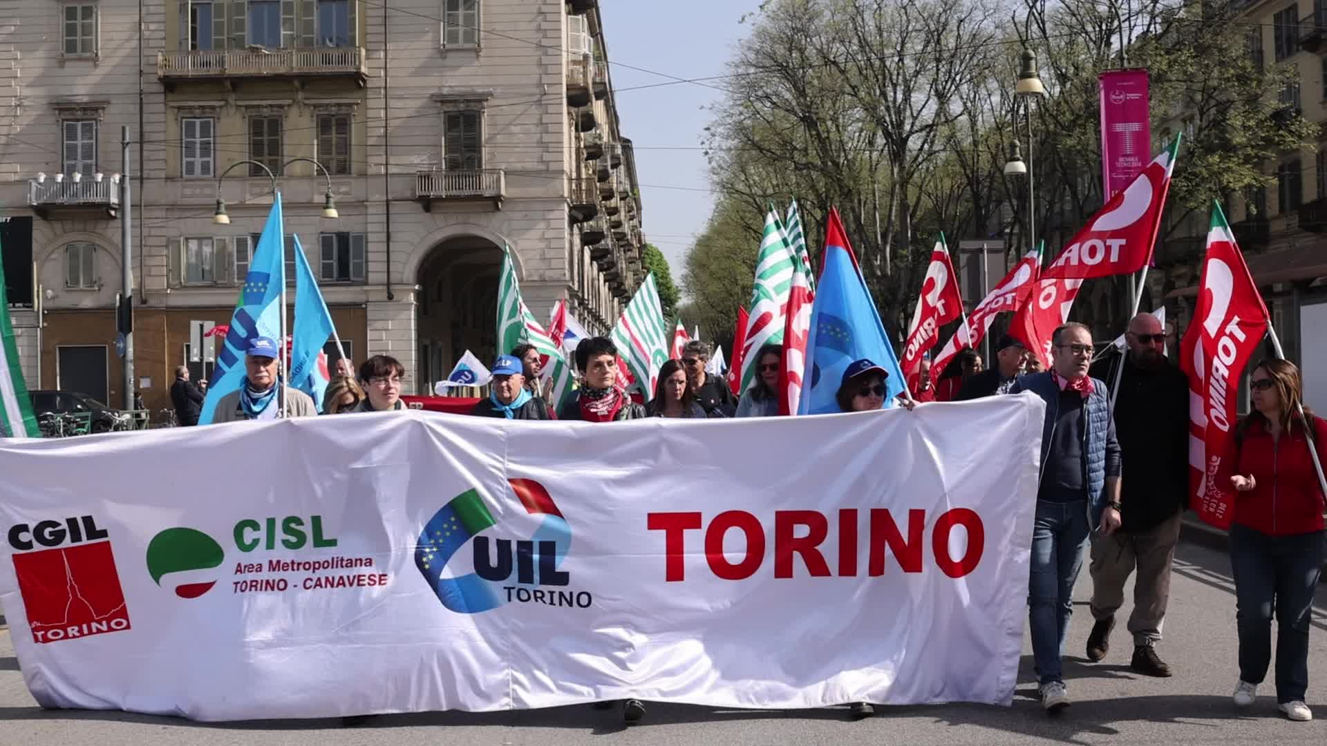 Protest of automotive workers to ask for the relaunch of the car in Italy
