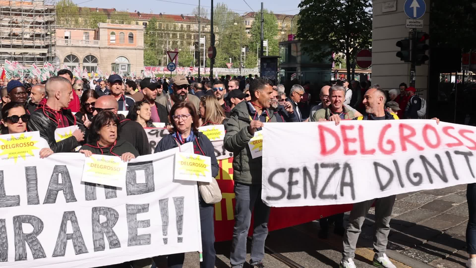 Protest of automotive workers to ask for the relaunch of the car in Italy