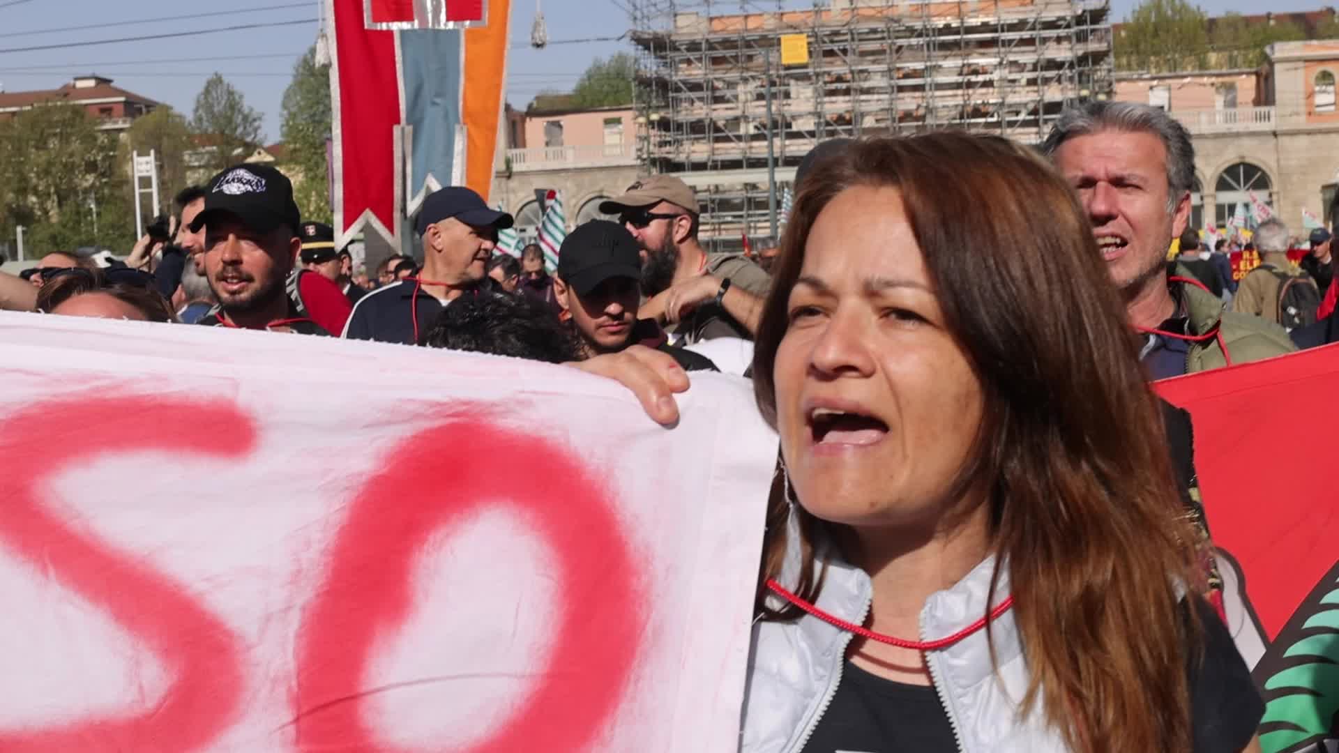 Protest of automotive workers to ask for the relaunch of the car in Italy