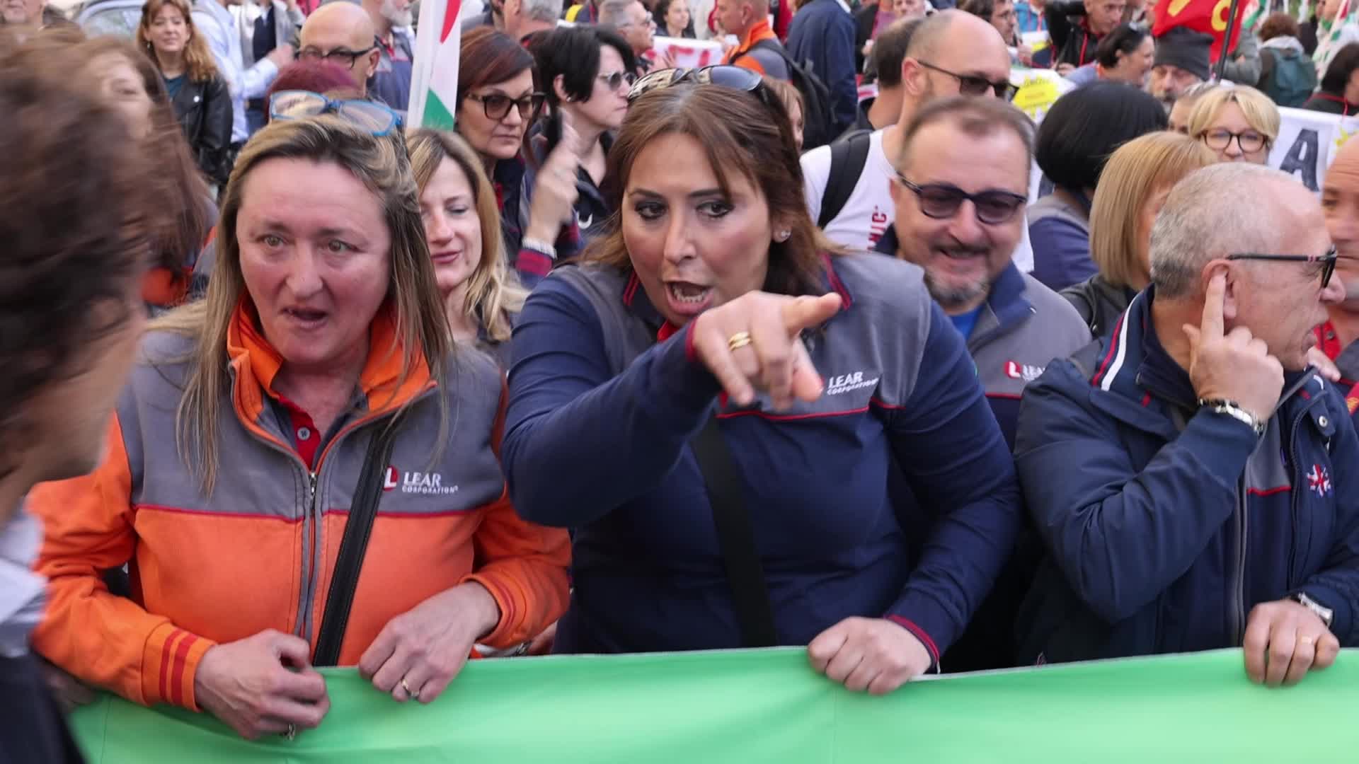Protest of automotive workers to ask for the relaunch of the car in Italy
