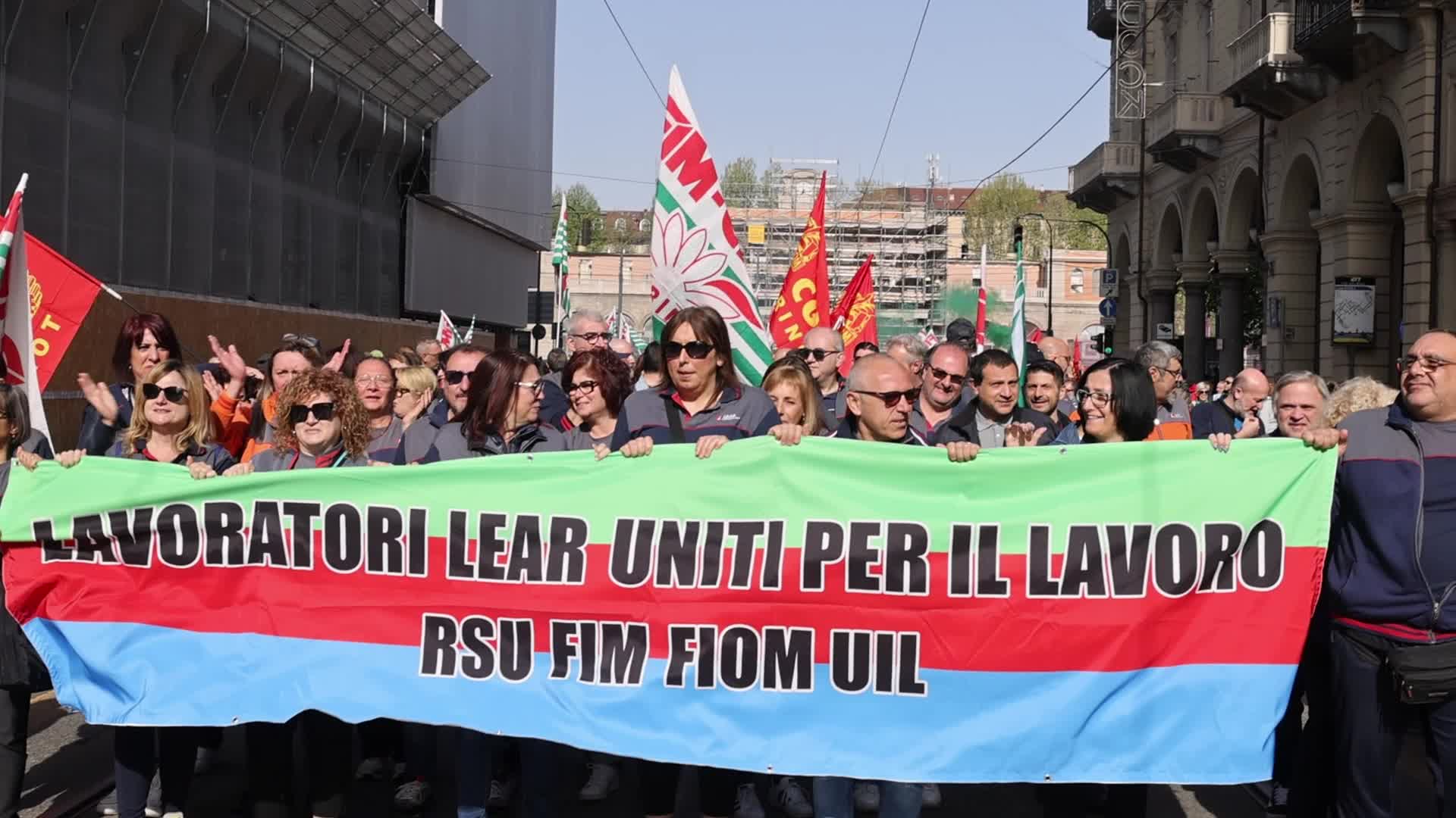 Protest of automotive workers to ask for the relaunch of the car in Italy