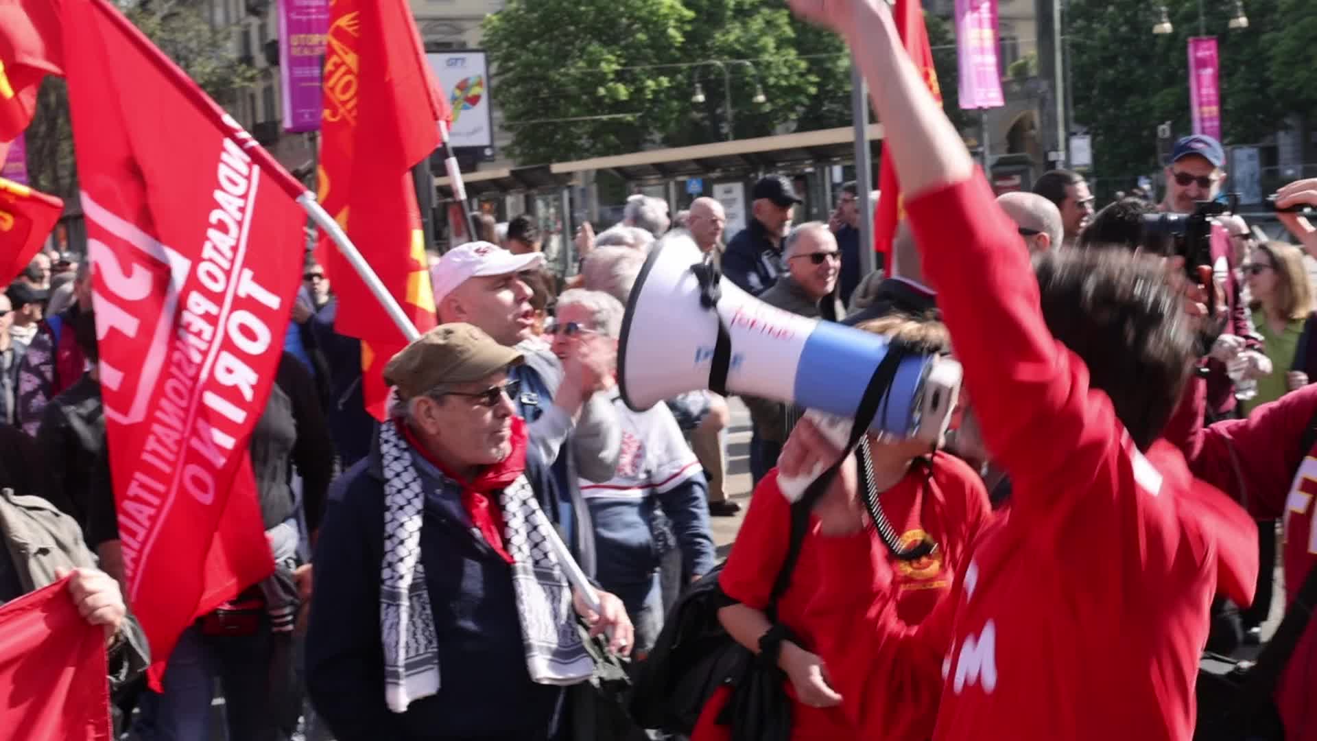 Protest of automotive workers to ask for the relaunch of the car in Italy